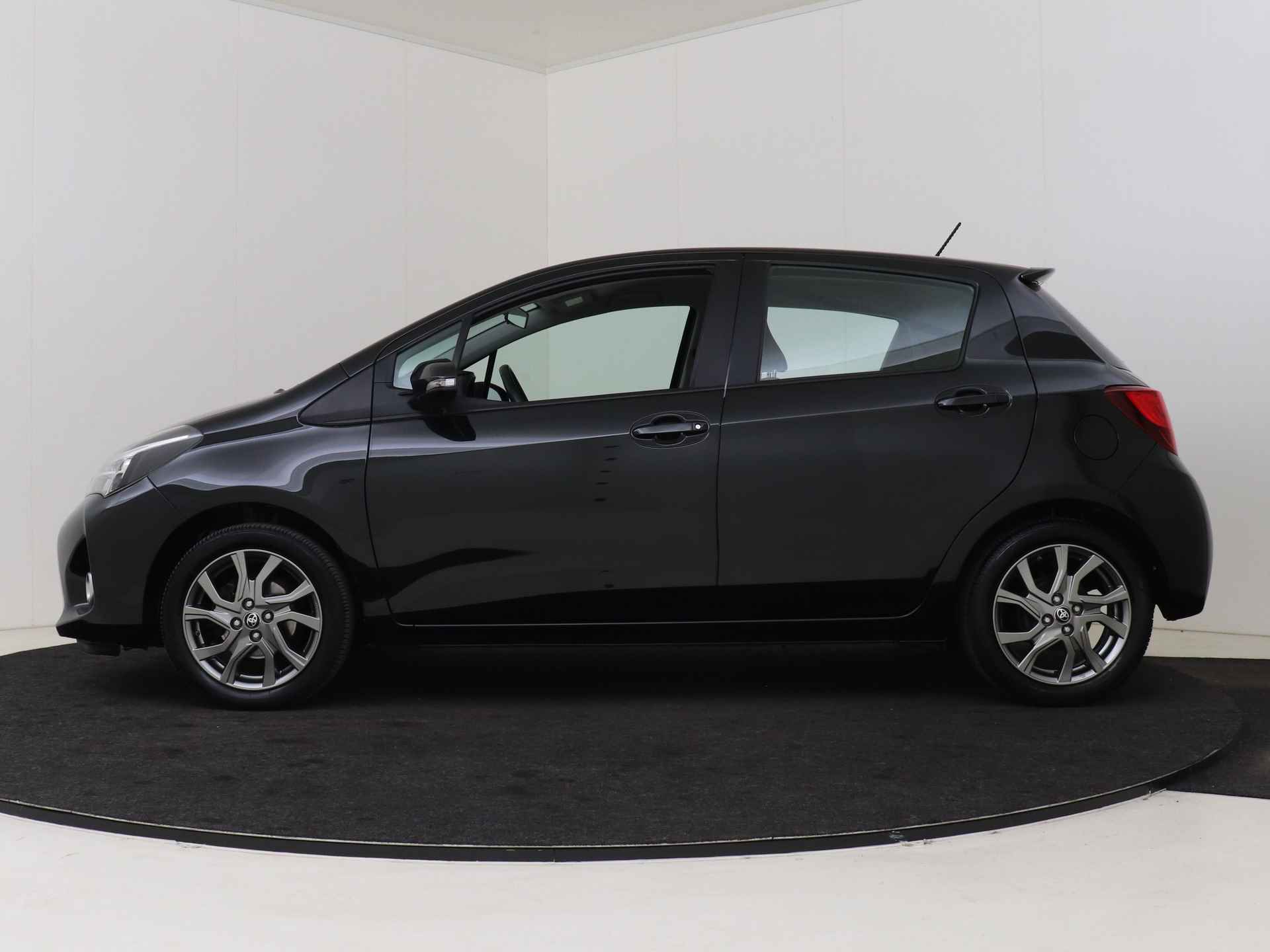 Toyota Yaris 1.3 VVT-i Dynamic I Climate Control I Cruise Control I Camera I LM Velgen I Trekhaak Afneembaar I - 27/44