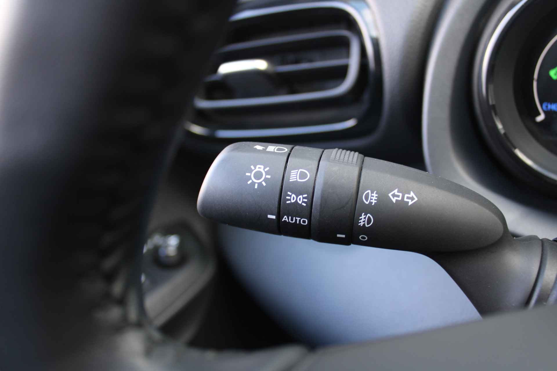 Mazda 2 Hybrid 1.5 Select | Airco | Navi | Cruise | PDC | Head-up display | Camera | - 12/37