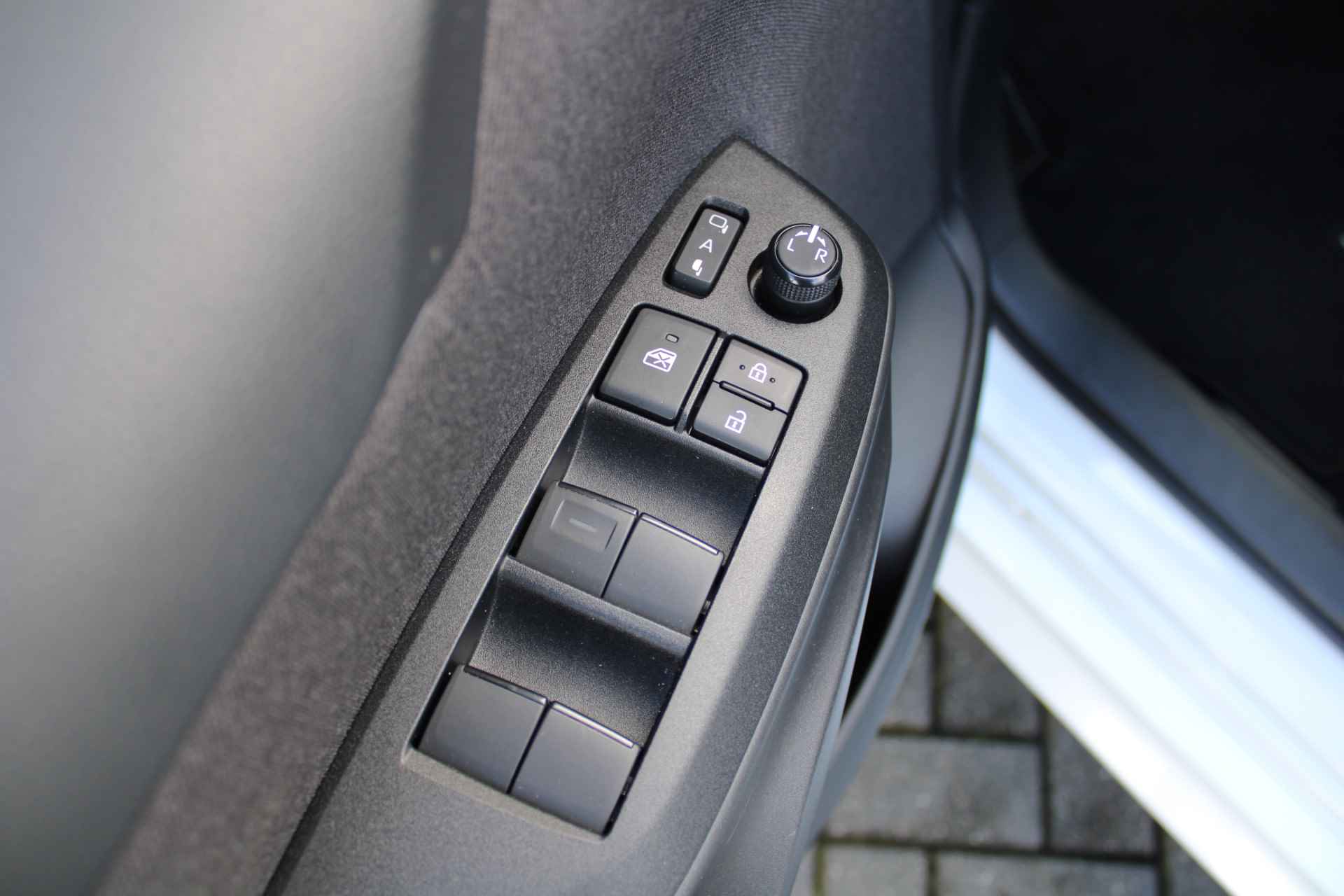 Mazda 2 Hybrid 1.5 Select | Airco | Navi | Cruise | PDC | Head-up display | Camera | - 30/37