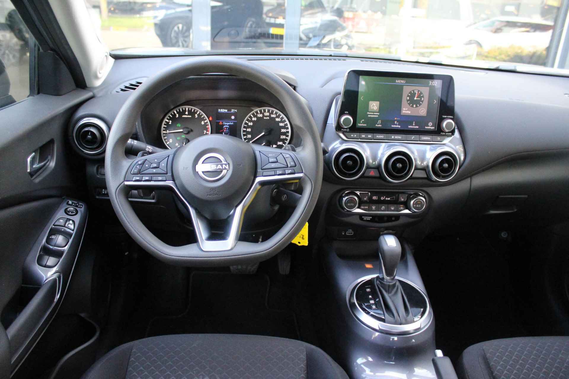 Nissan Juke 115 Acenta AUTOMAAT / 9.400KM / CAMERA / CRUISE / CLIMATE / STOELVERW. / PDC / APPLE CARPLAY / ANDROID AUTO / LED / DAB / ALL-SEASON - 2/46