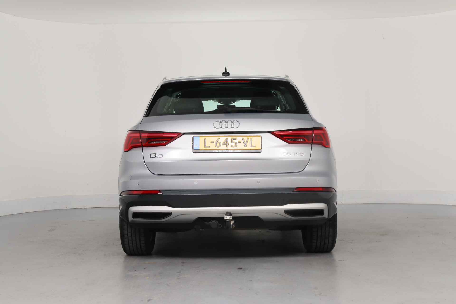 Audi Q3 35 TFSI Business Edition | Trekhaak | LED | Stoelverwarming | Cruise Adaptive | Clima | Navi By App | Vitrual | DAB | Parkeersen - 3/29