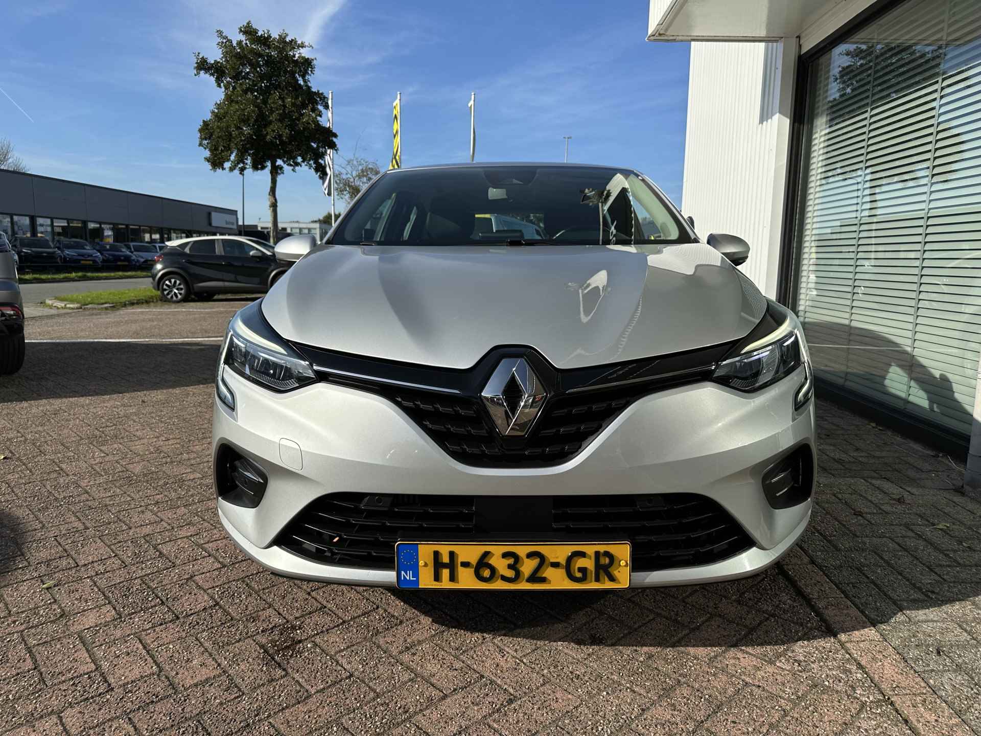 Renault Clio 1.0 TCe Intens | trekhaak | groot navischerm | parkeersensor v+a | camera | tijdelijk gratis Top Afleverpakket twv Eur 695 - 3/49