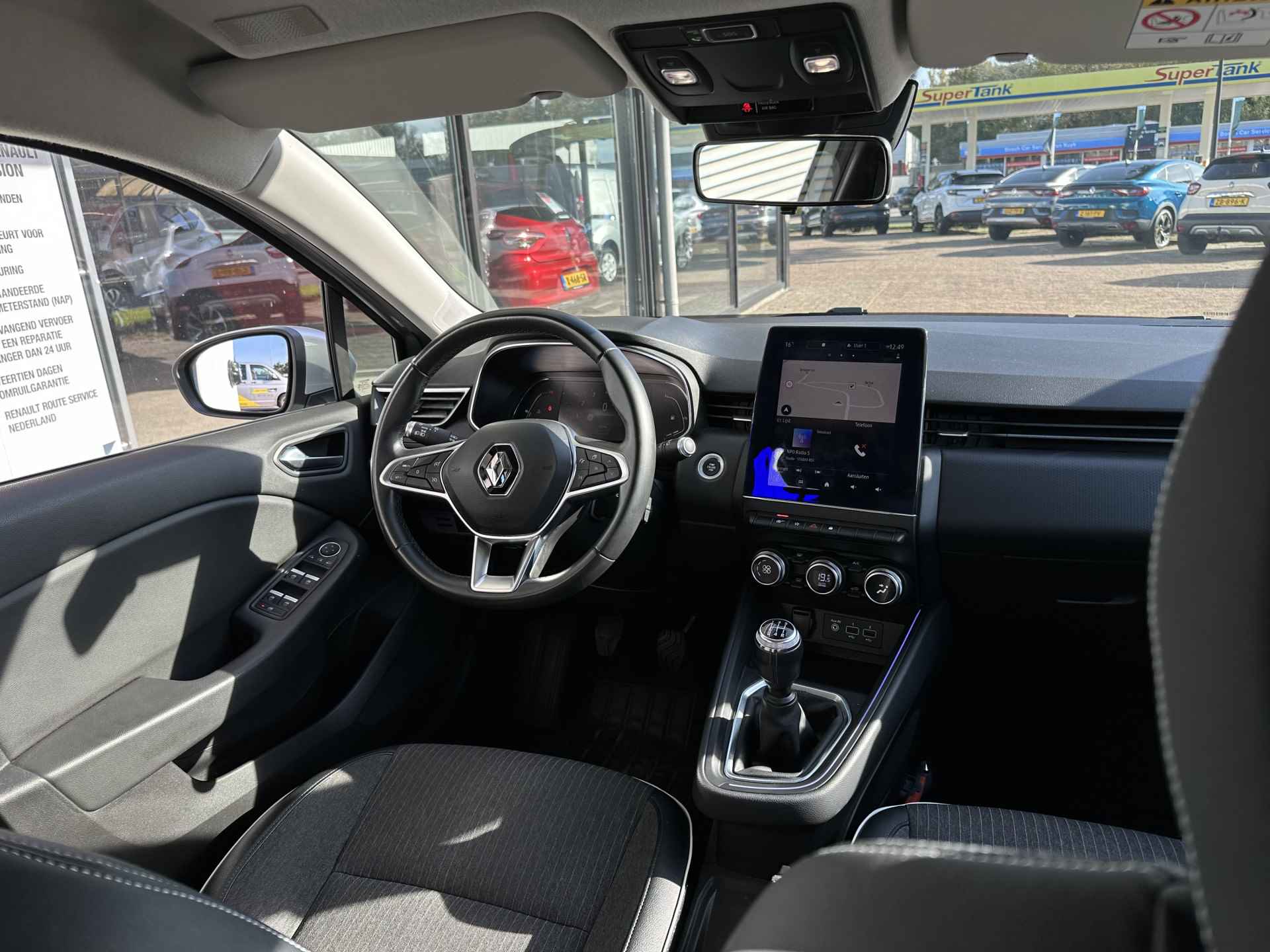 Renault Clio 1.0 TCe Intens | trekhaak | groot navischerm | parkeersensor v+a | camera | tijdelijk gratis Top Afleverpakket twv Eur 695 - 11/49