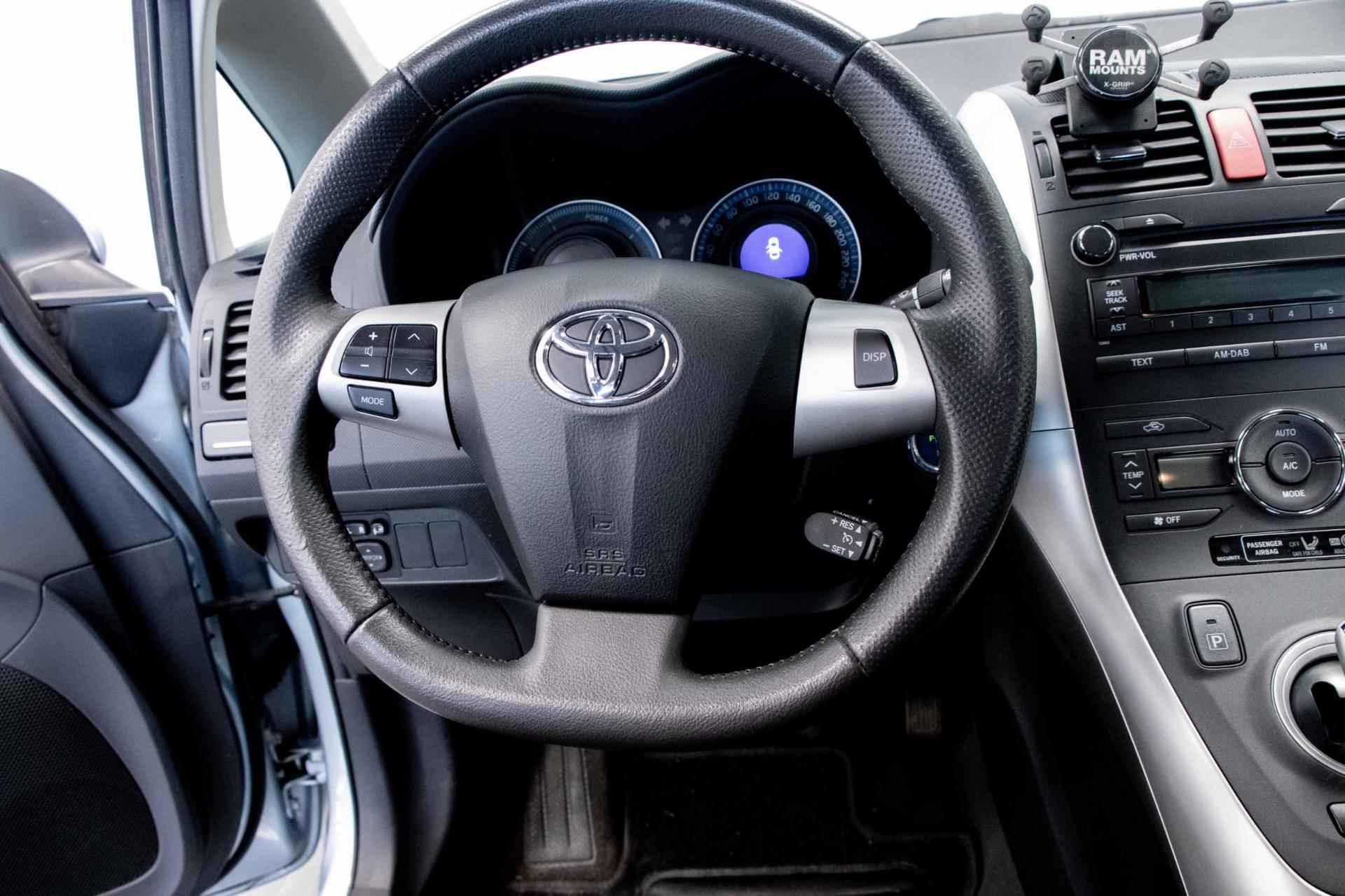 Toyota Auris 1.8 Full Hybrid Aspiration| Clima| CruiseControl| AluVelgen | Automaat - 13/17
