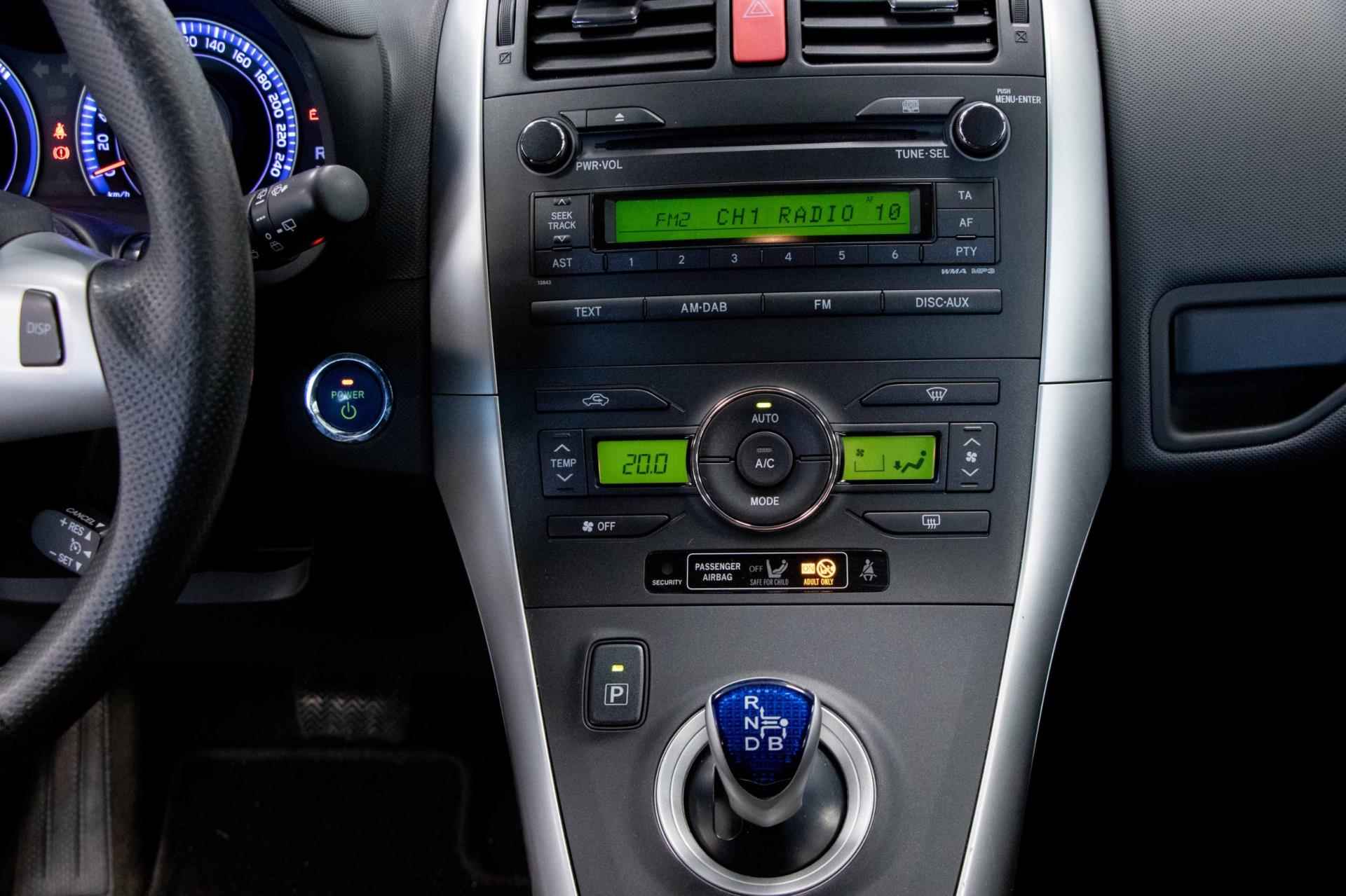 Toyota Auris 1.8 Full Hybrid Aspiration| Clima| CruiseControl| AluVelgen | Automaat - 14/17