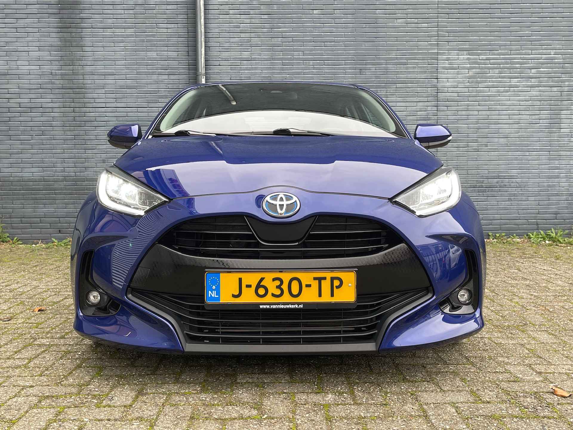 Toyota Yaris 1.5 Hybrid 116pk Automaat First Edition | Navigatie&Carplay | Parkeercamera | Full Led Verlichting | Climatecontrol | Adaptieve Cruisecontrol | - 11/39