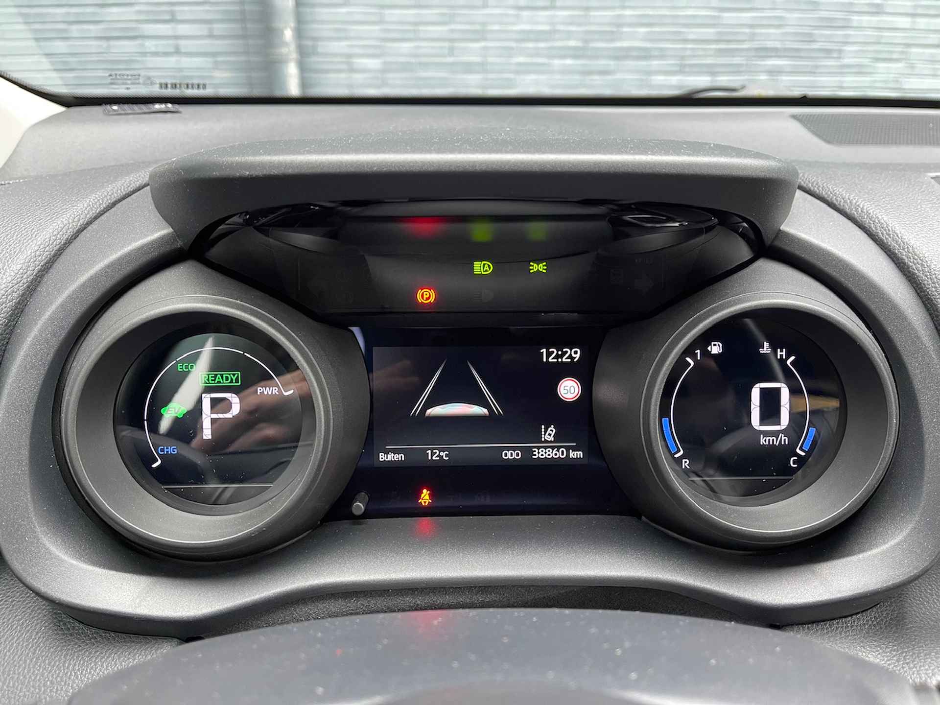 Toyota Yaris 1.5 Hybrid 116pk Automaat First Edition | Navigatie&Carplay | Parkeercamera | Full Led Verlichting | Climatecontrol | Adaptieve Cruisecontrol | - 33/39