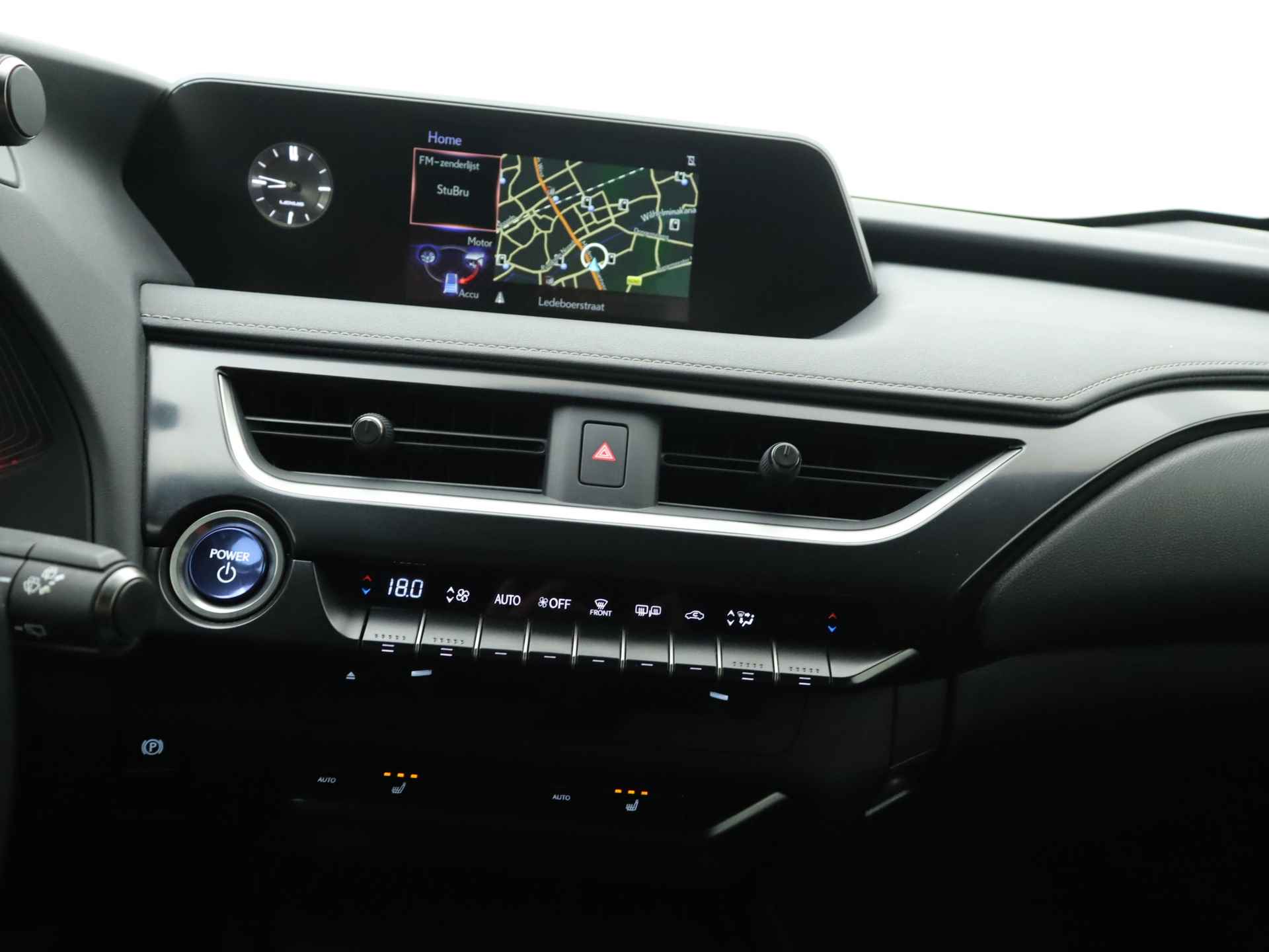 Lexus UX 250h AWD Sport Edition | Navigatie | Stoelverwarming | Leder | Elektrische Achterklep | - 8/39