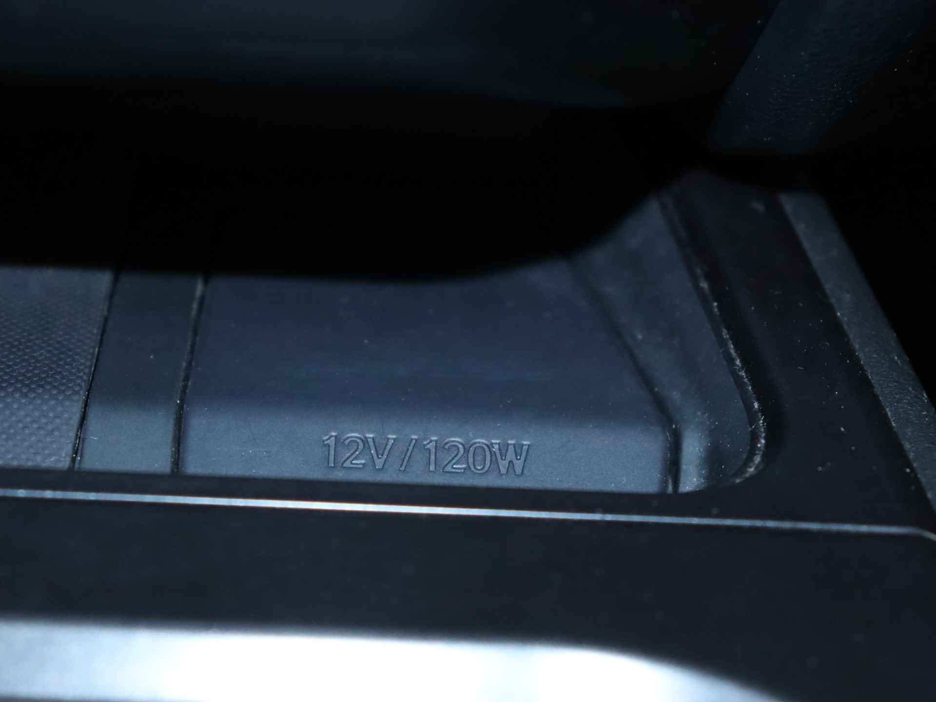 Lexus UX 250h AWD Sport Edition | Navigatie | Stoelverwarming | Leder | Elektrische Achterklep | - 30/39
