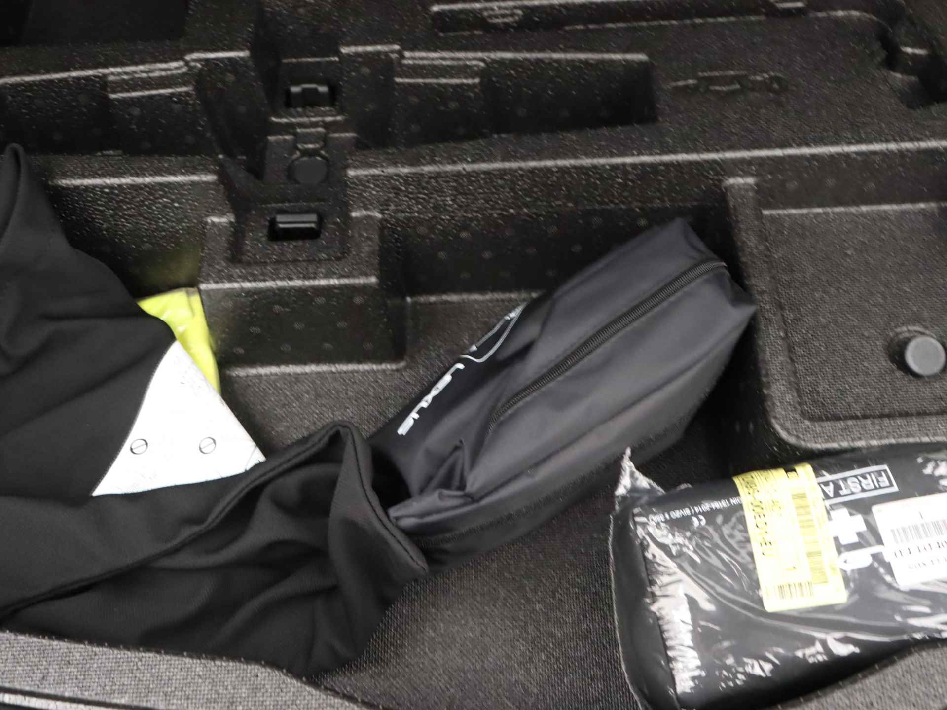 Lexus UX 250h AWD Sport Edition | Navigatie | Stoelverwarming | Leder | Elektrische Achterklep | - 34/39