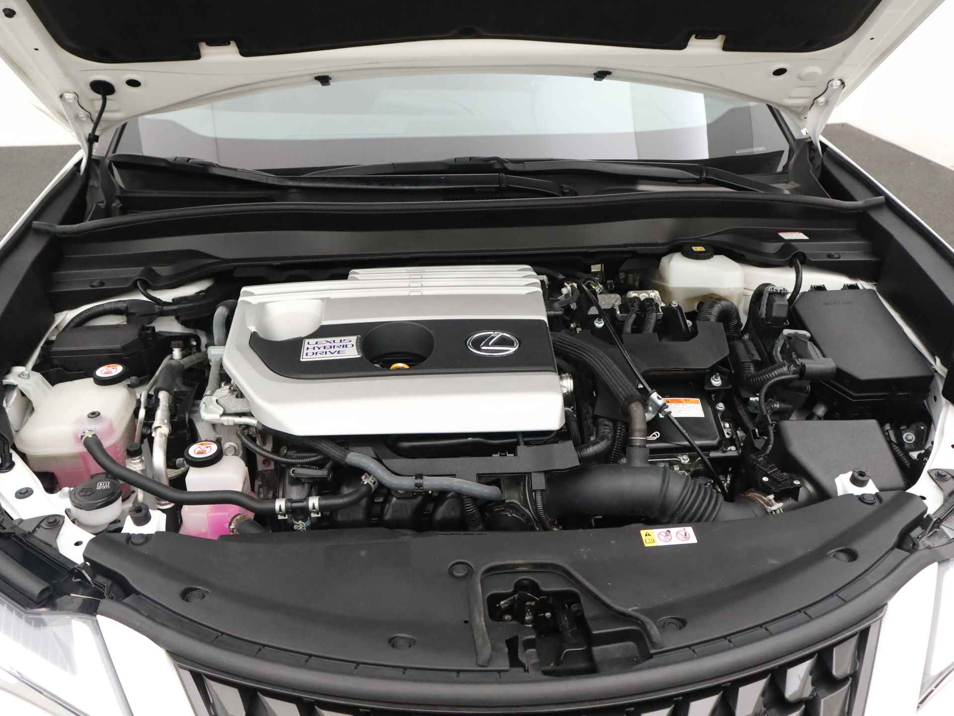 Lexus UX 250h AWD Sport Edition | Navigatie | Stoelverwarming | Leder | Elektrische Achterklep | - 35/39