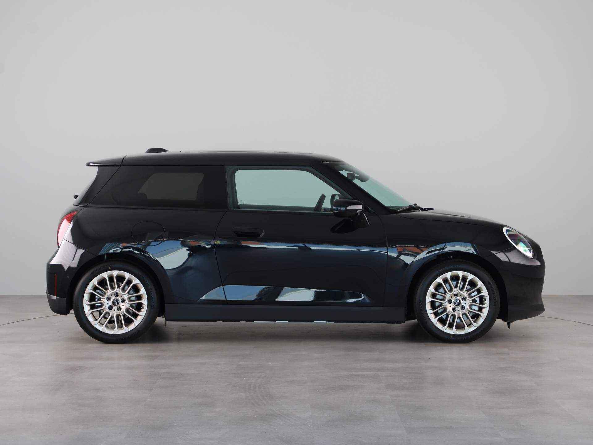 MINI Cooper E Favoured Pakket M PRIVATE LEASE EUR 499,- (48 mnd/10.000 km) - 5/26