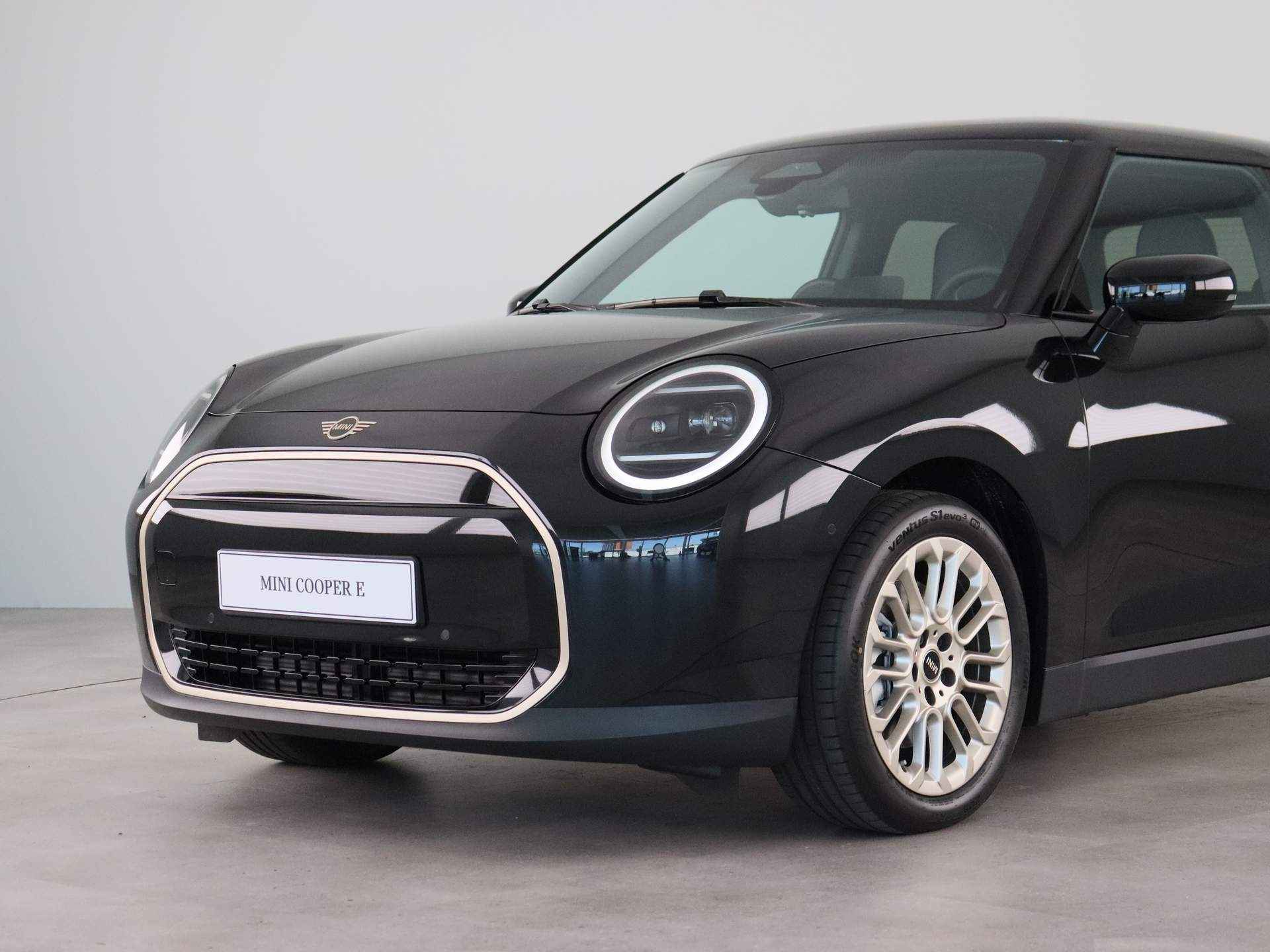 MINI Cooper E Favoured Pakket M PRIVATE LEASE EUR 499,- (48 mnd/10.000 km) - 22/26