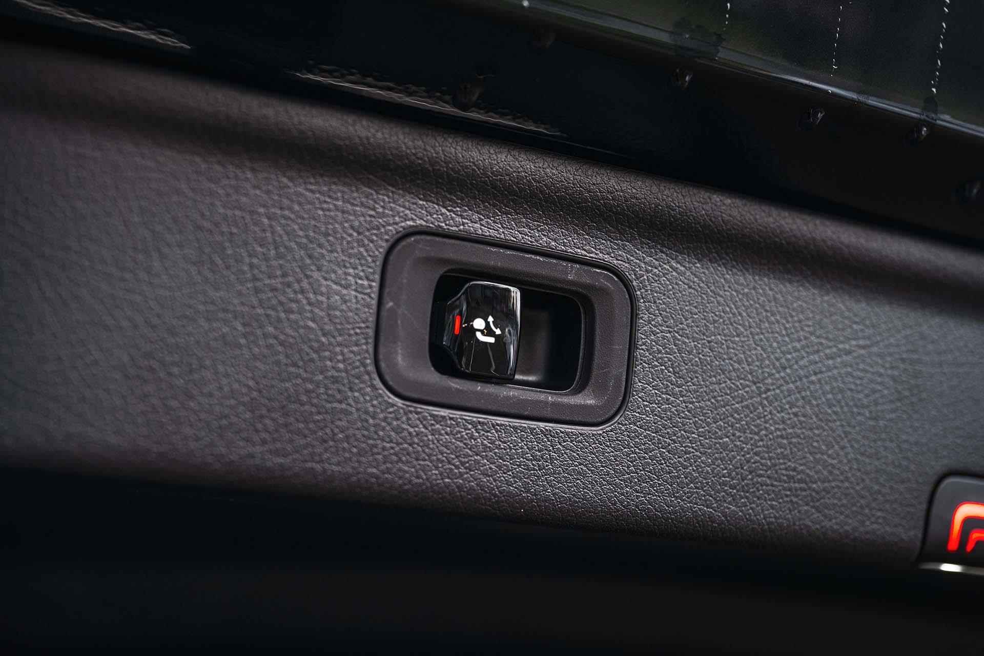 Mercedes-Benz EQE SUV 350+ AMG Premium | Trekhaak | Burmester 3D | Panoramadak | Rij-Assistentiepakket + | Smaragd Groen | 360-camera | Luchtvering | Digital Light | 22" | Keyless Entry | Apple Carplay | - 18/41