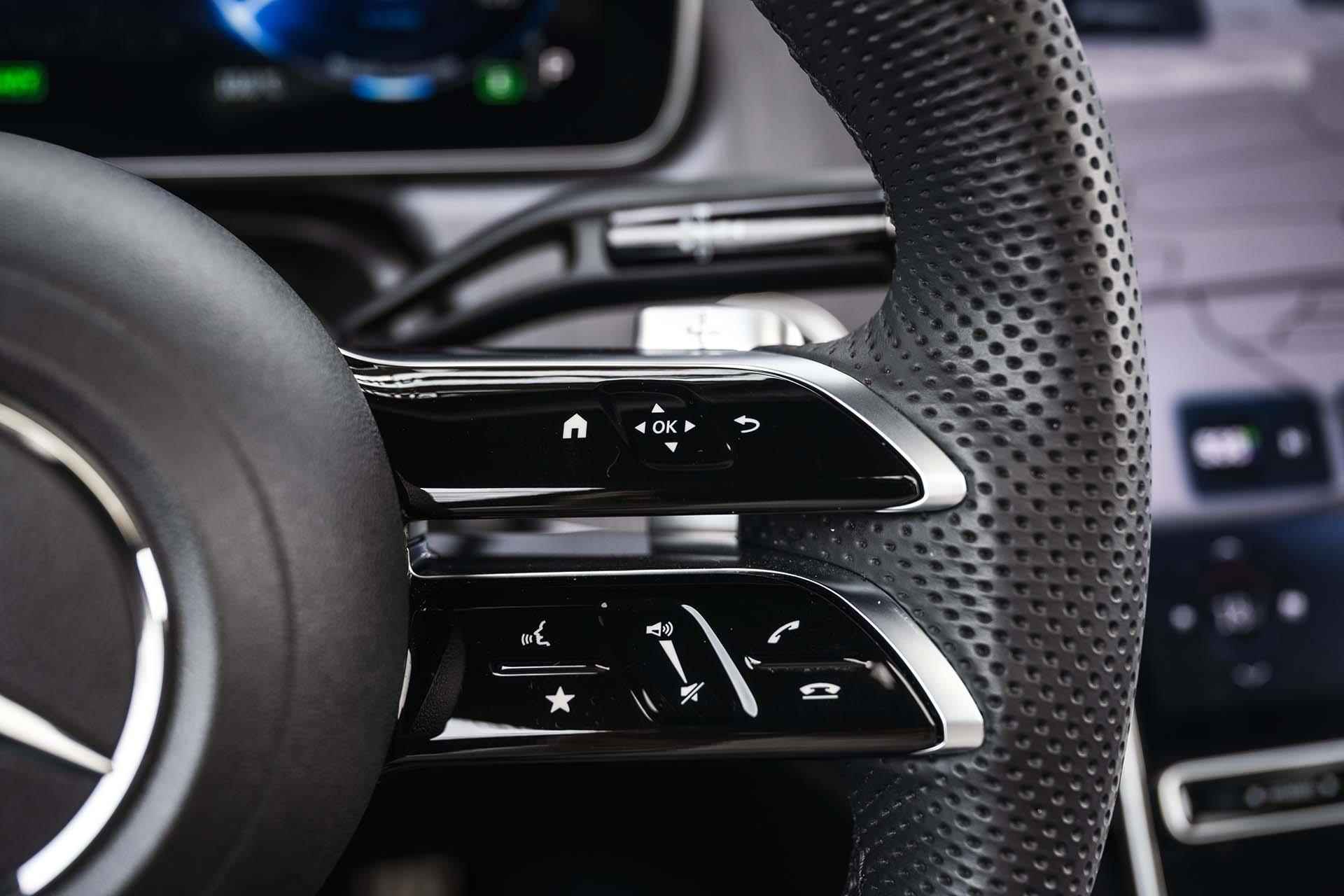 Mercedes-Benz EQE SUV 350+ AMG Premium | Trekhaak | Burmester 3D | Panoramadak | Rij-Assistentiepakket + | Smaragd Groen | 360-camera | Luchtvering | Digital Light | 22" | Keyless Entry | Apple Carplay | - 37/41