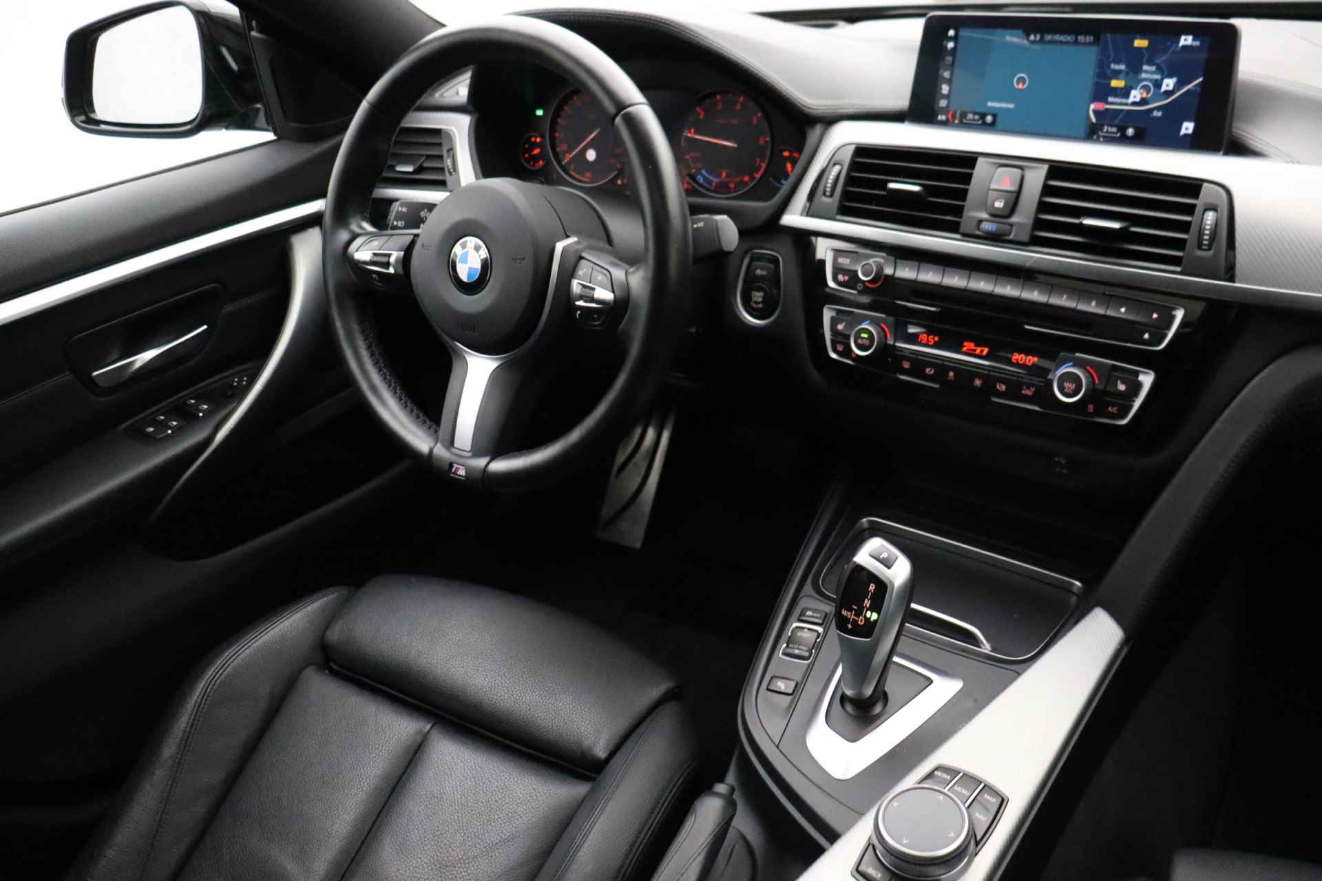 BMW 4 Serie Gran Coupé 418i M-sport | Automaat | Leder | Trekhaak | Schuif-kanteldak | Stoelverwarming - 19/32