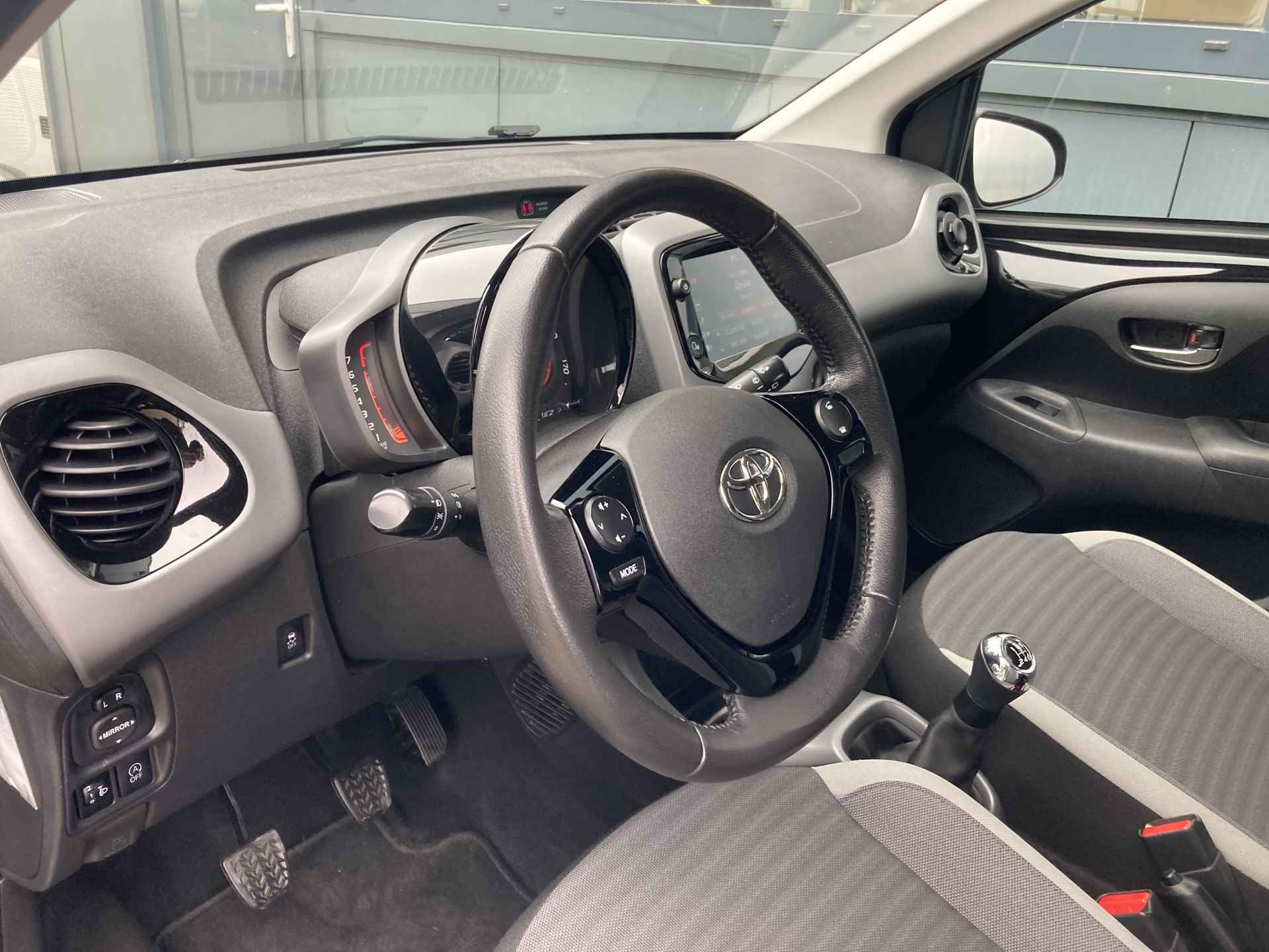 Toyota Aygo 1.0 VVT-i X-Play 5-drs. CAMERA/CARPLAY/AIRCO/LIMITER - 34/71