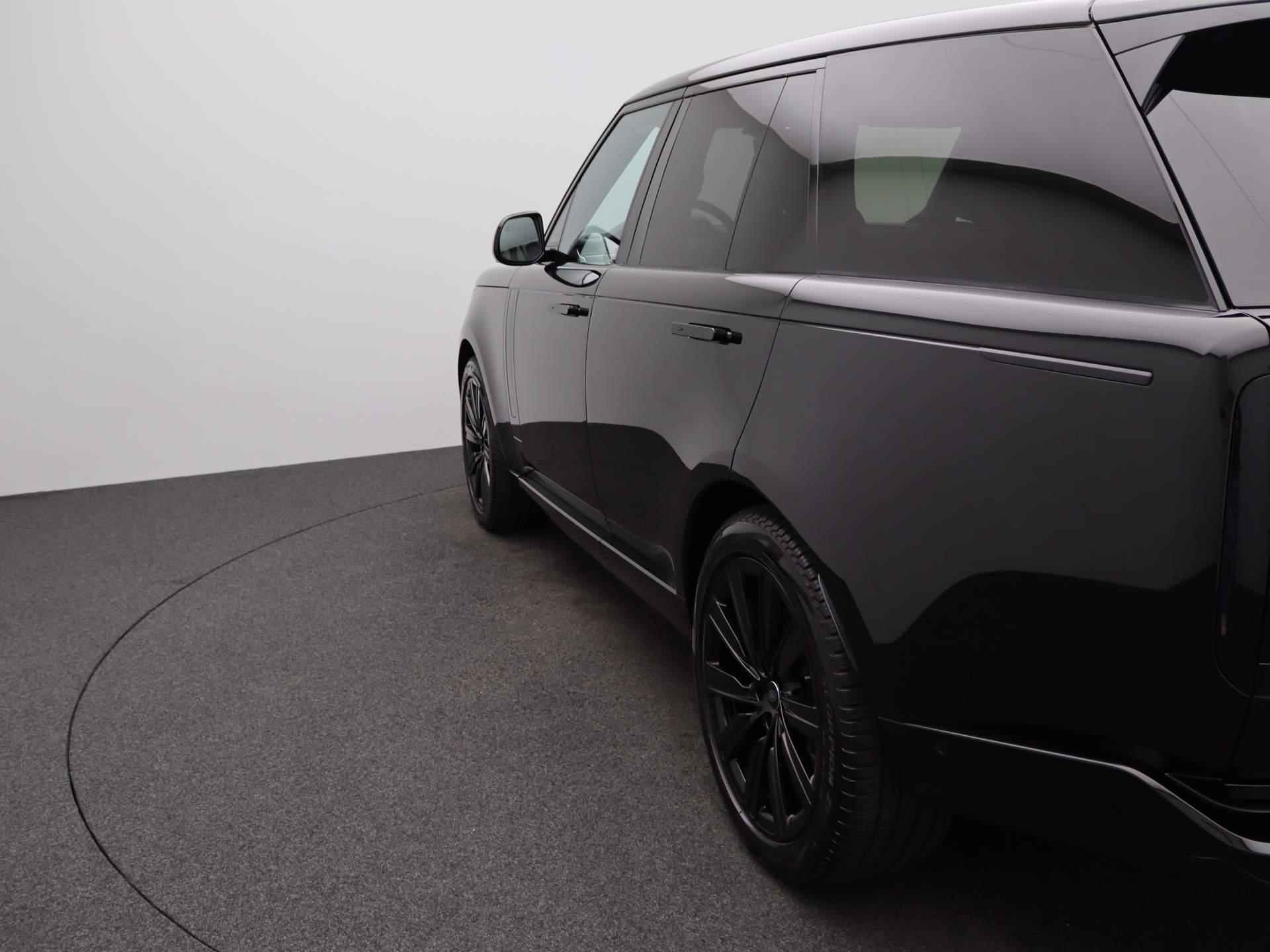 Land Rover Range Rover 3.0 D350 HSE MHEV Land Rover Range Rover D350 HSE MHEV | NP € 219.244,- | Panorama Dak | Adaptieve Cruise | Vier wiel Besturing | - 44/54