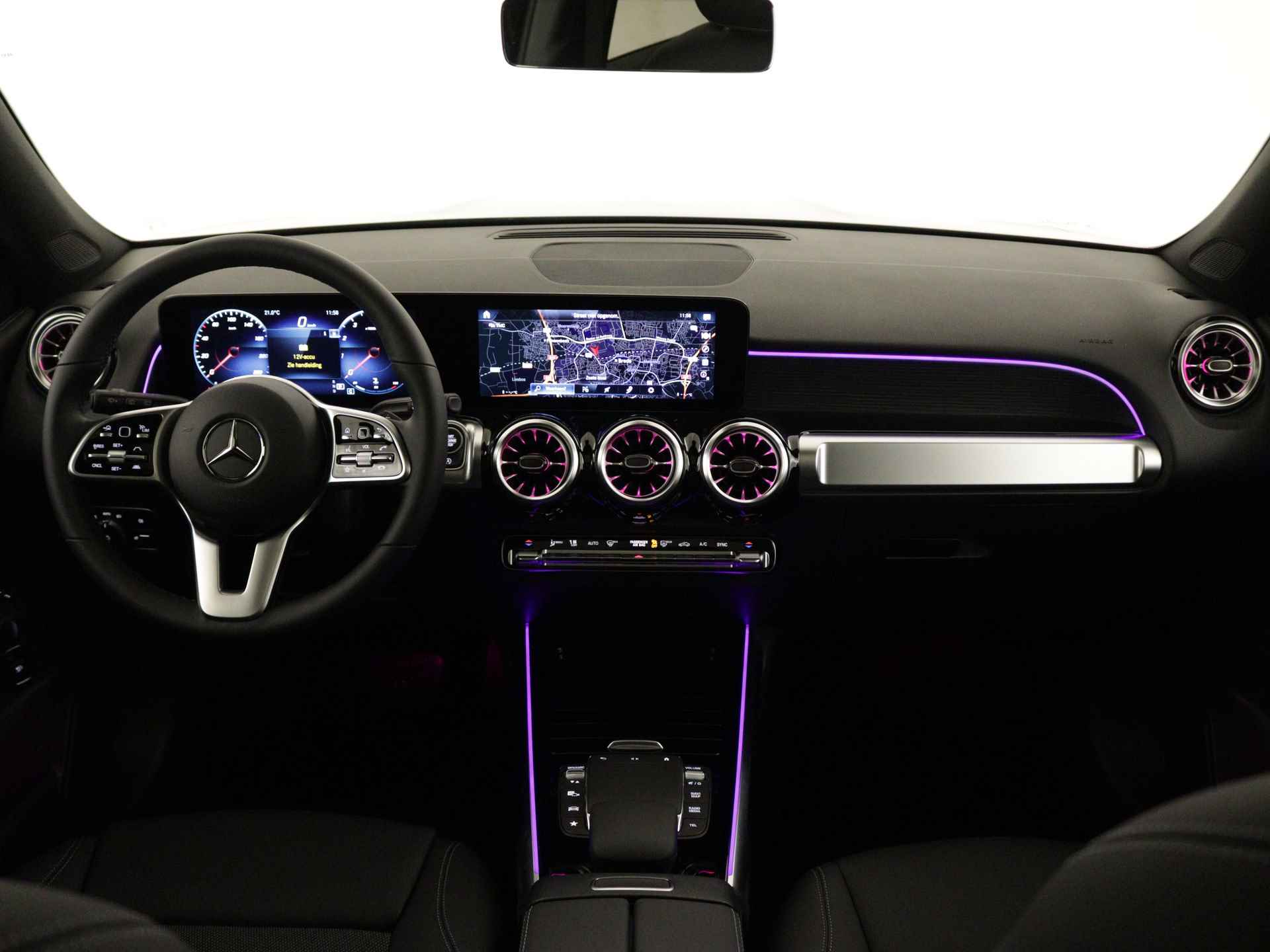 Mercedes-Benz GLB 180 Luxury Line | Premium pakket |  Panoramaschuifdak | Dodehoekassistent |  Warmtewerend, donkergetint glas achter | Keyless-Go comfortpakket | EASY PACK achterklep | Stoelverwarming vooraan | - 5/39