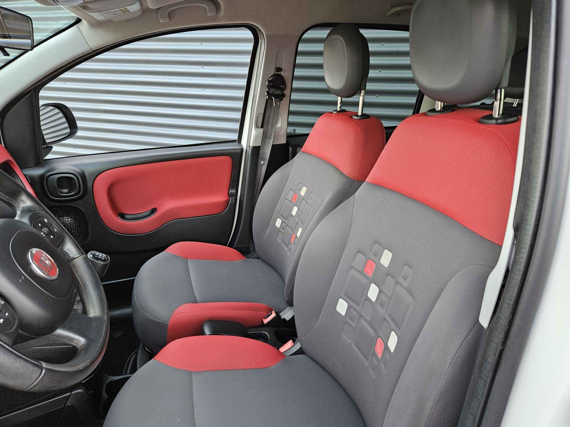 Fiat Panda 0.9 TwinAir Lounge Climate Control | Bluetooth | Parkeersensoren | Leuke Uitvoering !! - 30/30