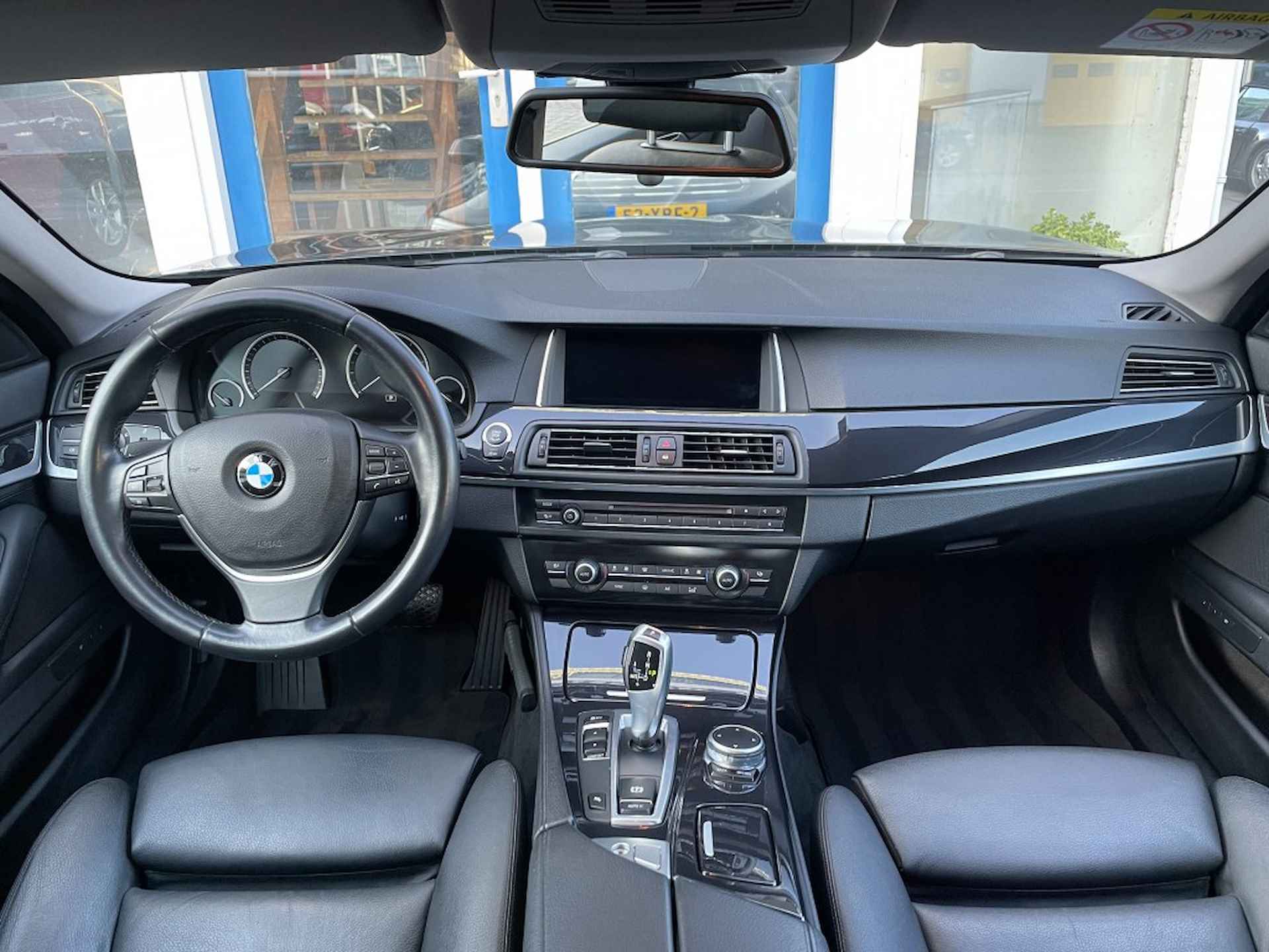 BMW 5-serie 520i Executive I Leer I Comf. stoelen I Xenon I Prof. navigatie - 2/42