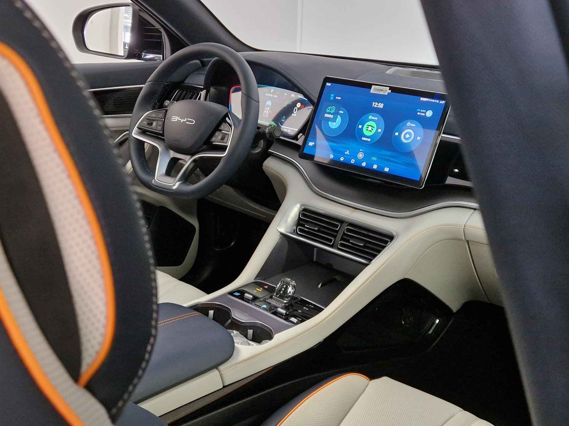 BYD SEAL U Comfort 72 kWh VOORRAAD l WLPT 420KM l LICHT INTERIEUR l PANORAMDAK l APPLE CARPLAY & ANDROID AUTO - 13/37