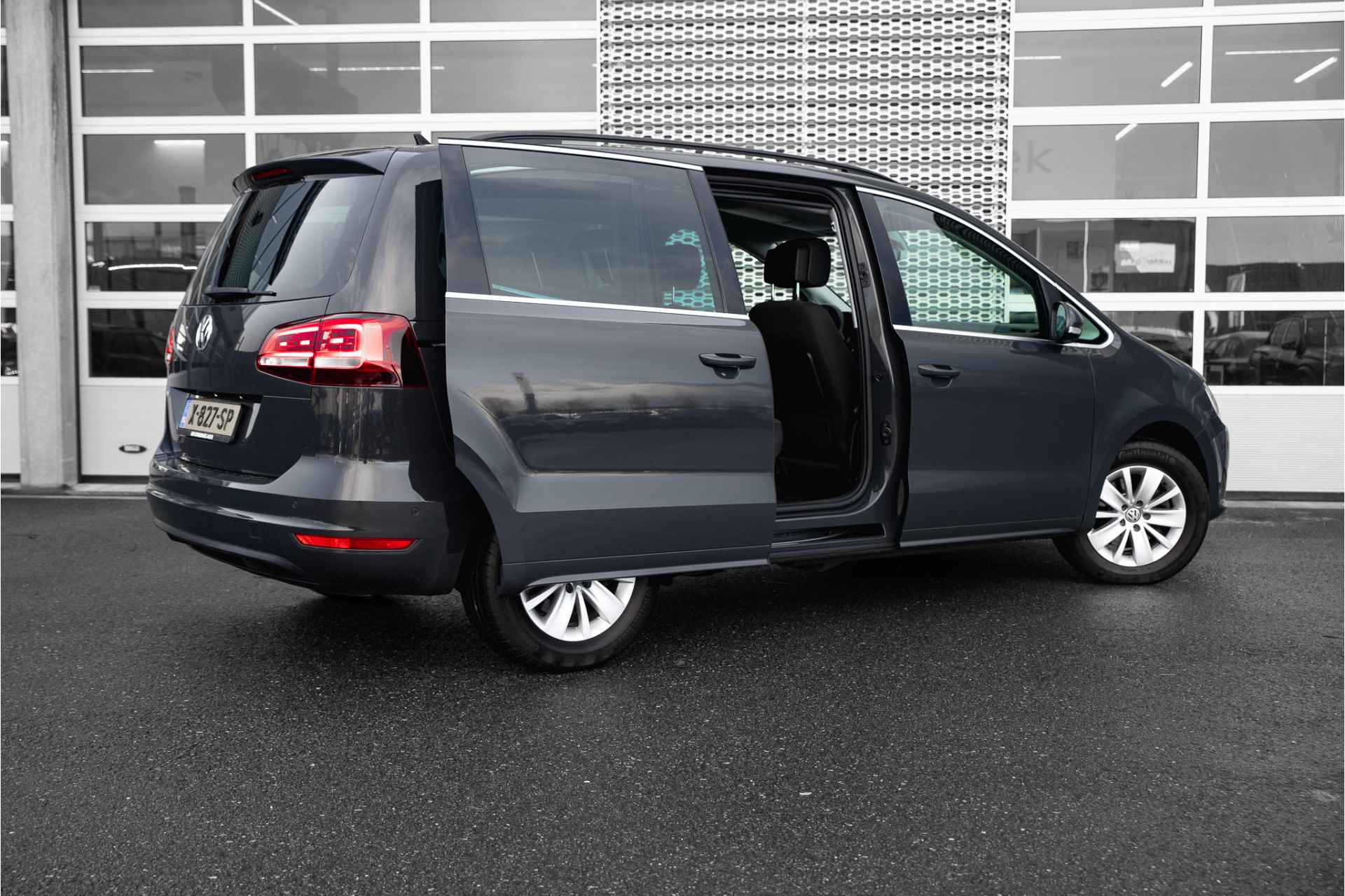 Volkswagen Sharan 1.4 TSI 150 pk DSG Comfortline | Cruise Adaptief | Dodehoek | Navigatie | Sensoren | - 4/28