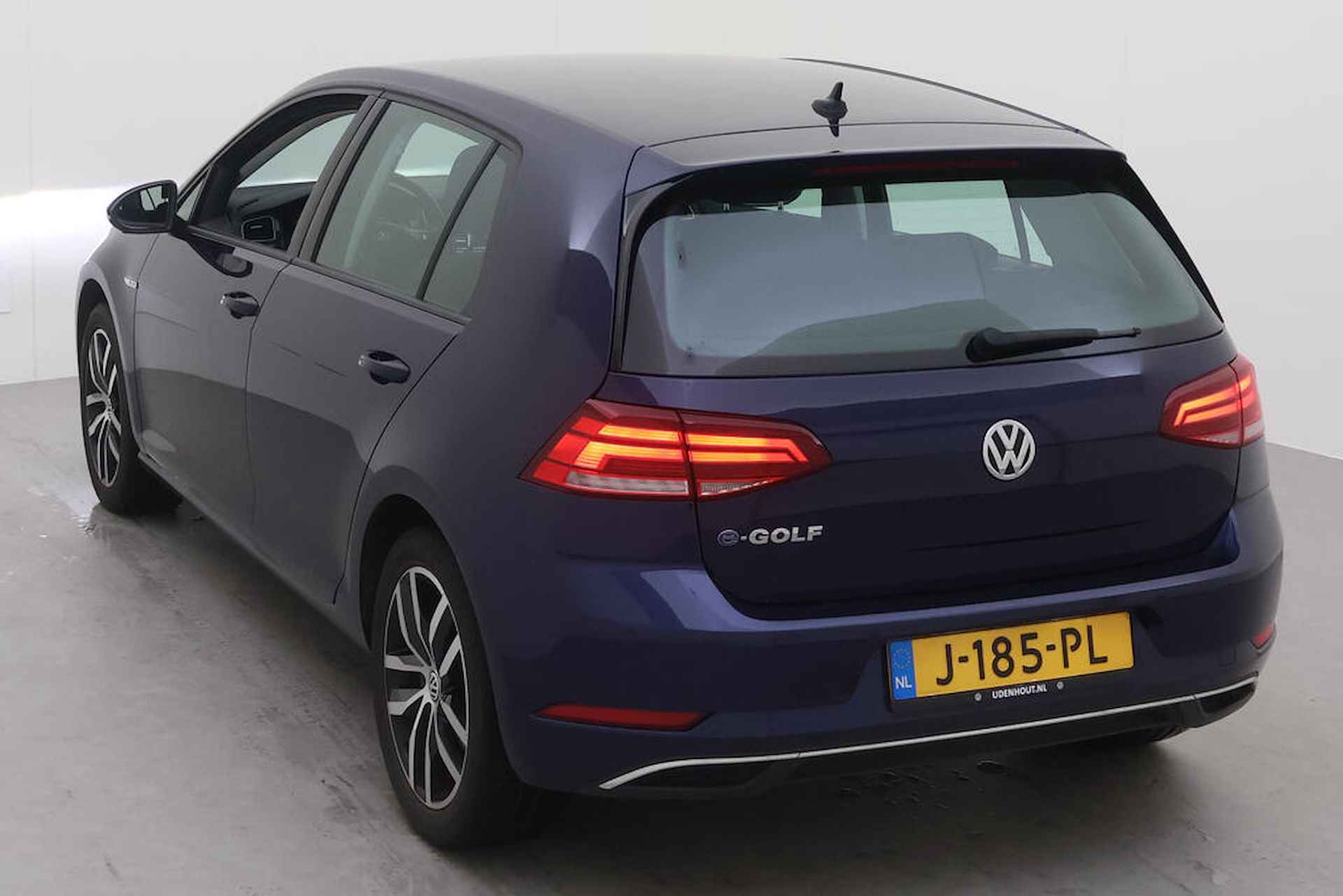 Volkswagen e-Golf E-DITION Metallic/ Led/  Navigatie/ Clima/ Warmtepomp/ 17 lmv - 8/16