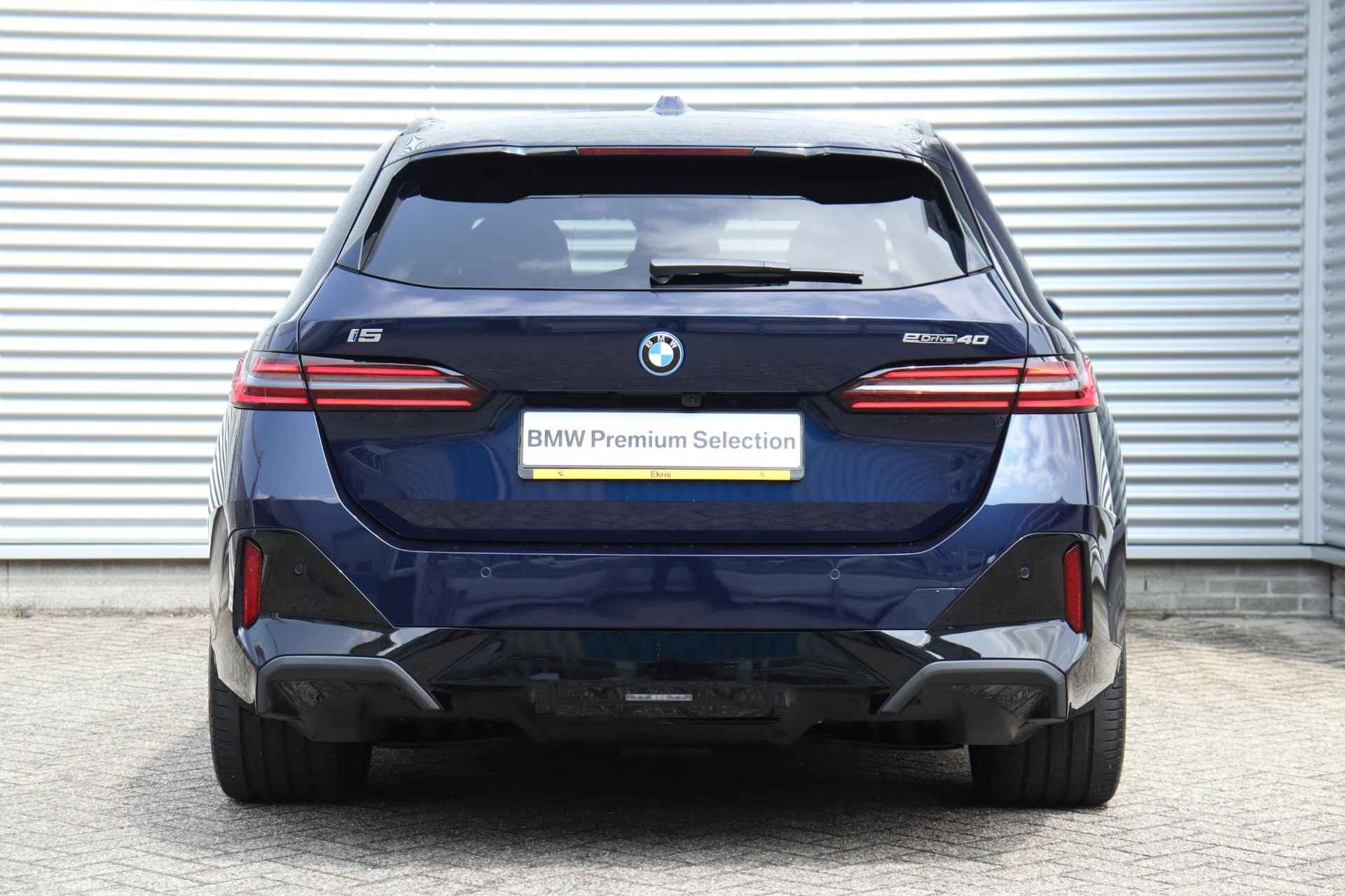 BMW i5 Touring eDrive40 | M Sportpakket Pro / Innovation Pack / Travel Pack / Comfort Pack / Adaptief Onderstel Professional / Parking Assistant Prof. / Trekhaak / Bowers & Wilkins / Panodak / Stoelventilatie / 21'' LMV - 5/42