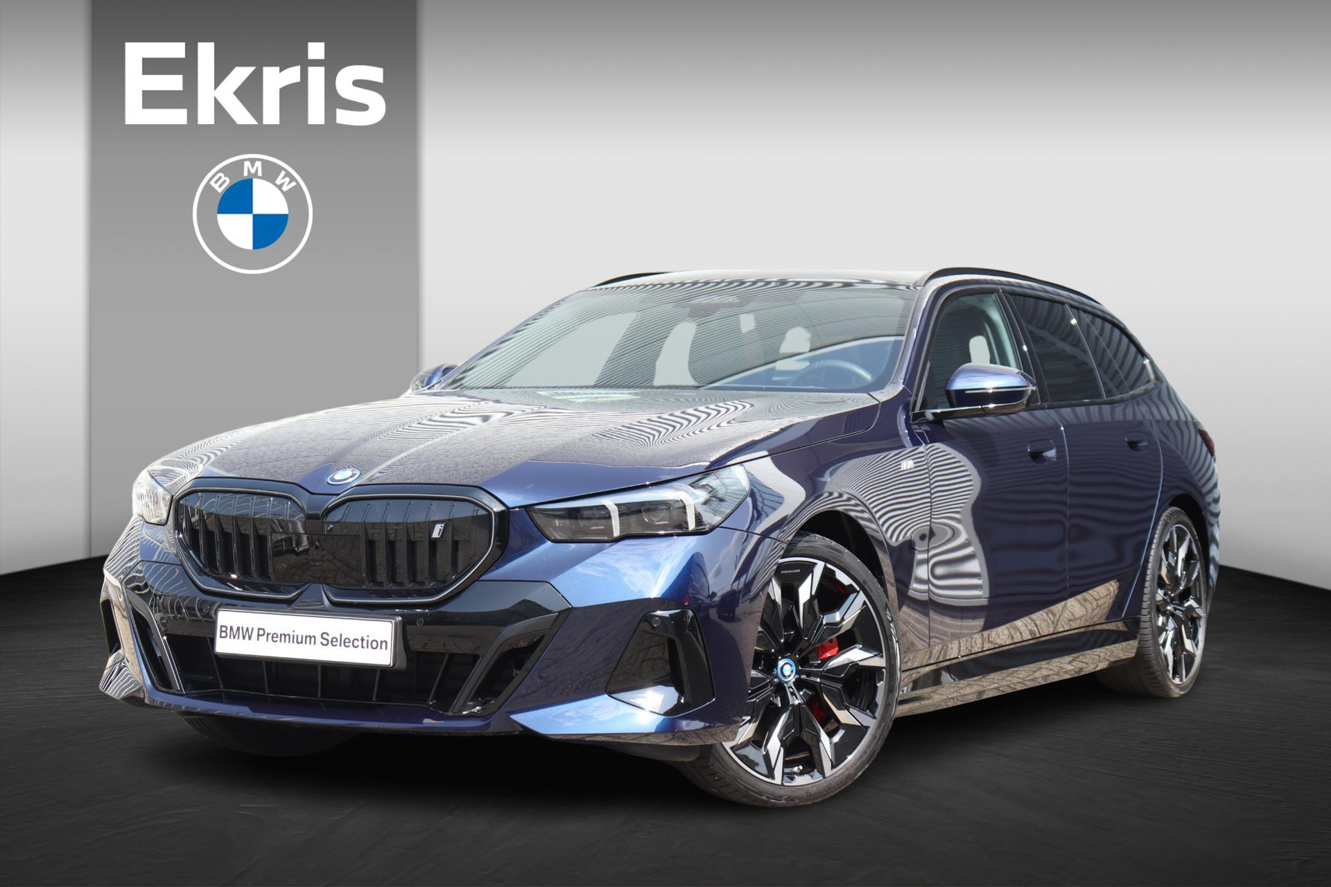 BMW i5 Touring eDrive40 | M Sportpakket Pro / Innovation Pack / Travel Pack / Comfort Pack / Adaptief Onderstel Professional / Parking Assistant Prof. / Trekhaak / Bowers & Wilkins / Panodak / Stoelventilatie / 21'' LMV