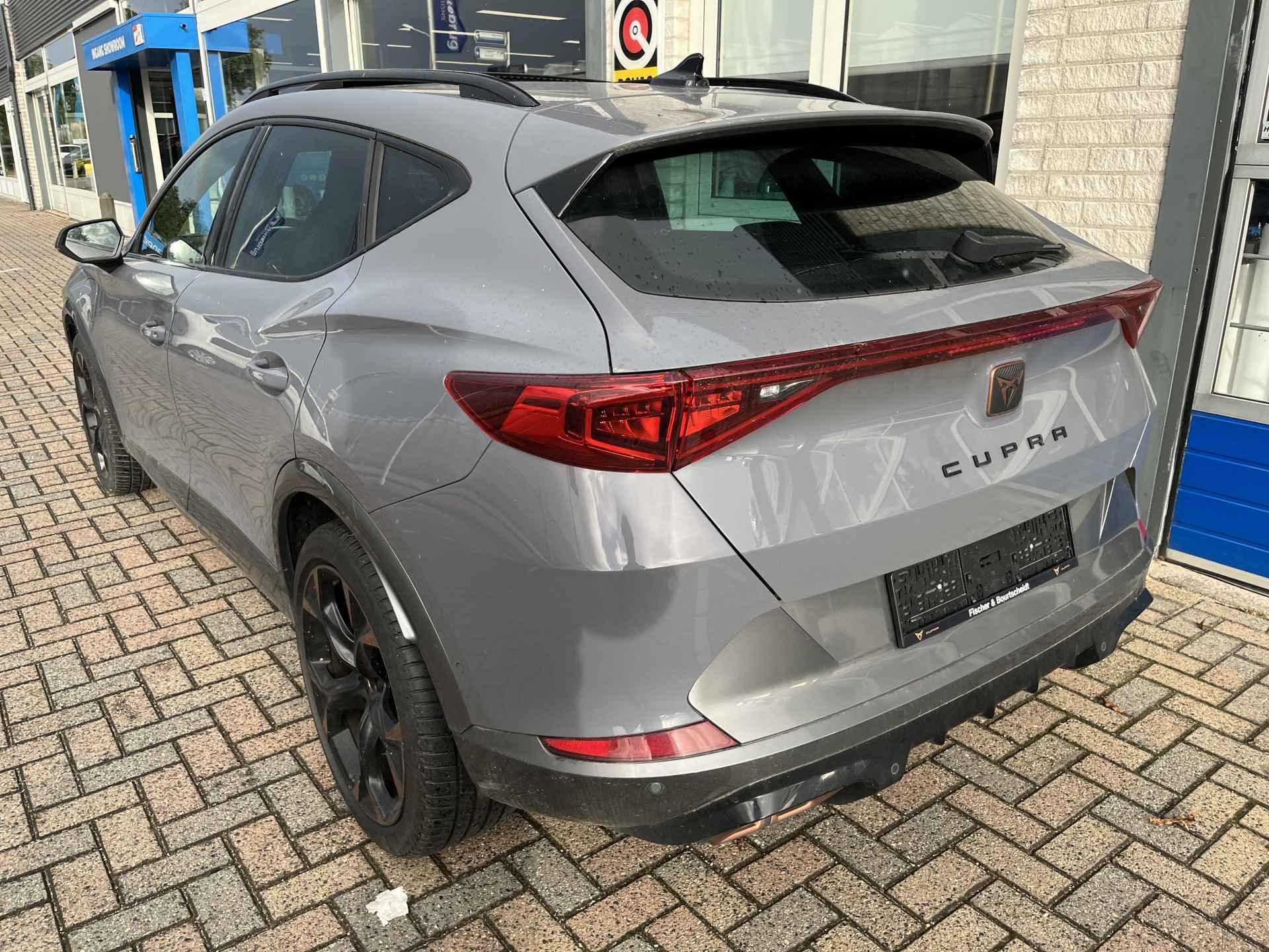 CUPRA Formentor 1.4 e-Hybrid VZ Performance / AUTOMAAT/ 245 PK/ PANO/ TREKHAAK/ CAMERA/ PARK. SENSOREN/ MEMORY SEATS/ MATRIX/ DODE HOEK/ KEYLESS/ STOEL EN STUUR VERWARM./ ADAPT. CRUISE/ APP CONNECT/ NAVI/ CLIMA/ DAB/ - 6/32