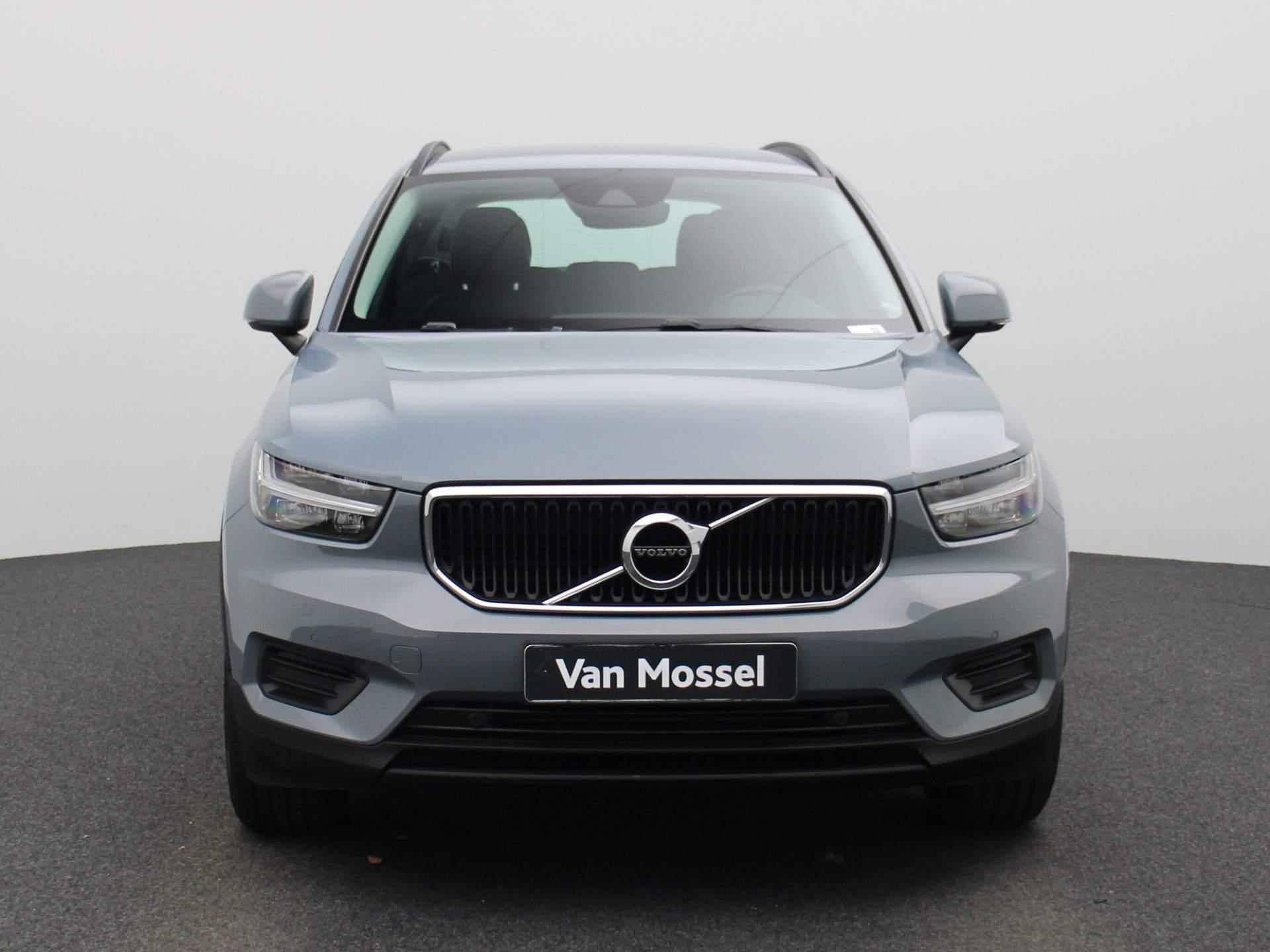 Volvo XC40 1.5 T3 Momentum | Navigatie | Climate control | LMV | Parkeer sensoren | LED | Camera | - 4/38