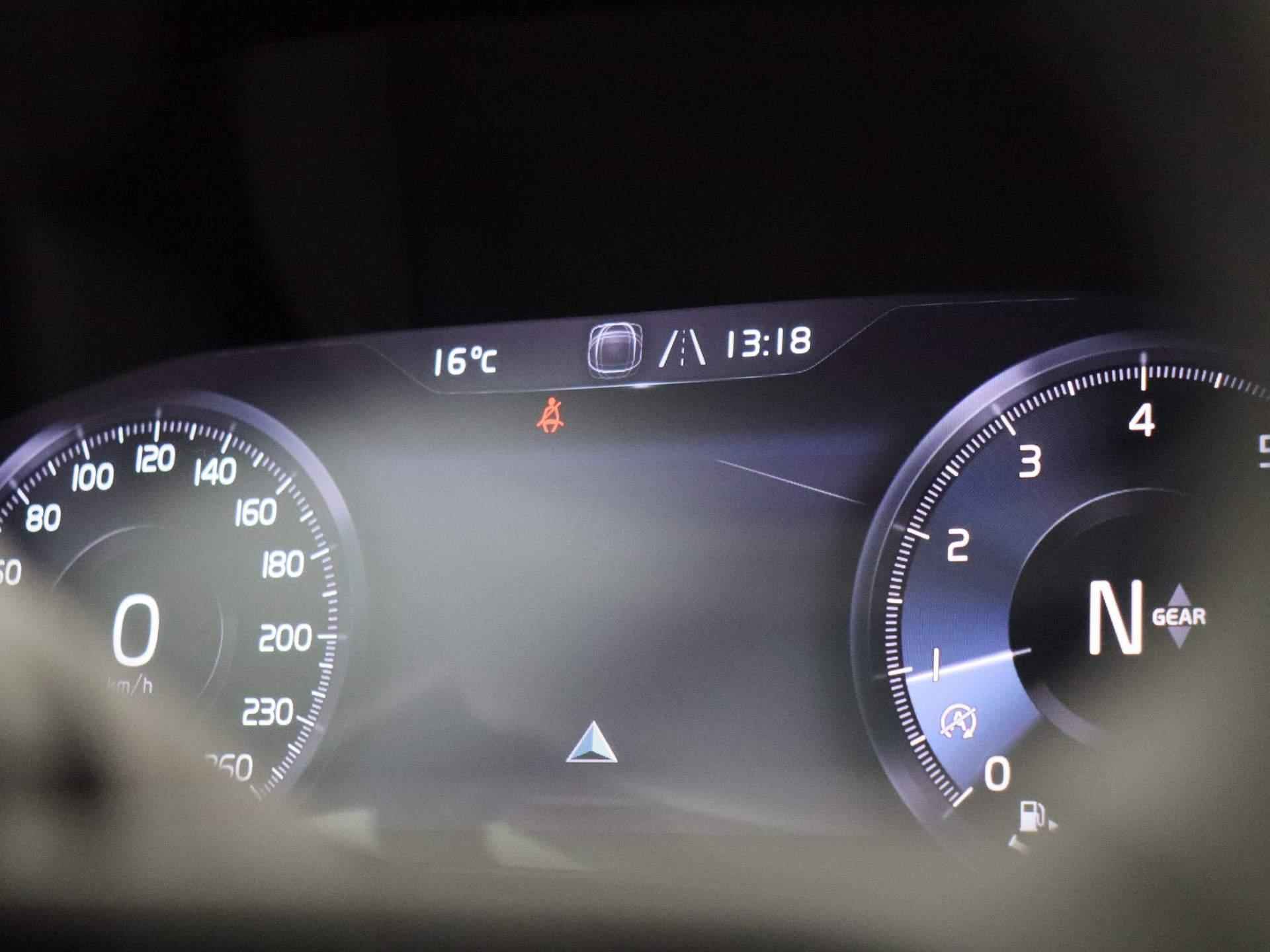 Volvo XC40 1.5 T3 Momentum | Navigatie | Climate control | LMV | Parkeer sensoren | LED | Camera | - 25/38