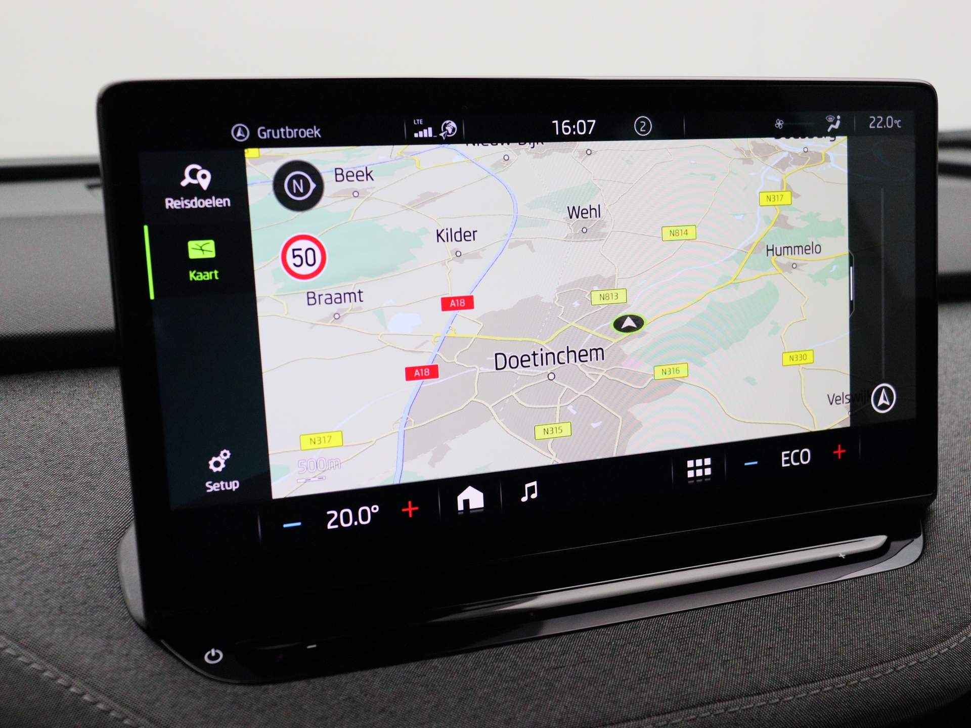 Škoda Enyaq iV 60 180pk Automaat Achteruitrijcamera, Navigatie, Adaptive cruise control, Parkeersensoren, Airco, DAB, App connect, LED verlichting - 18/38