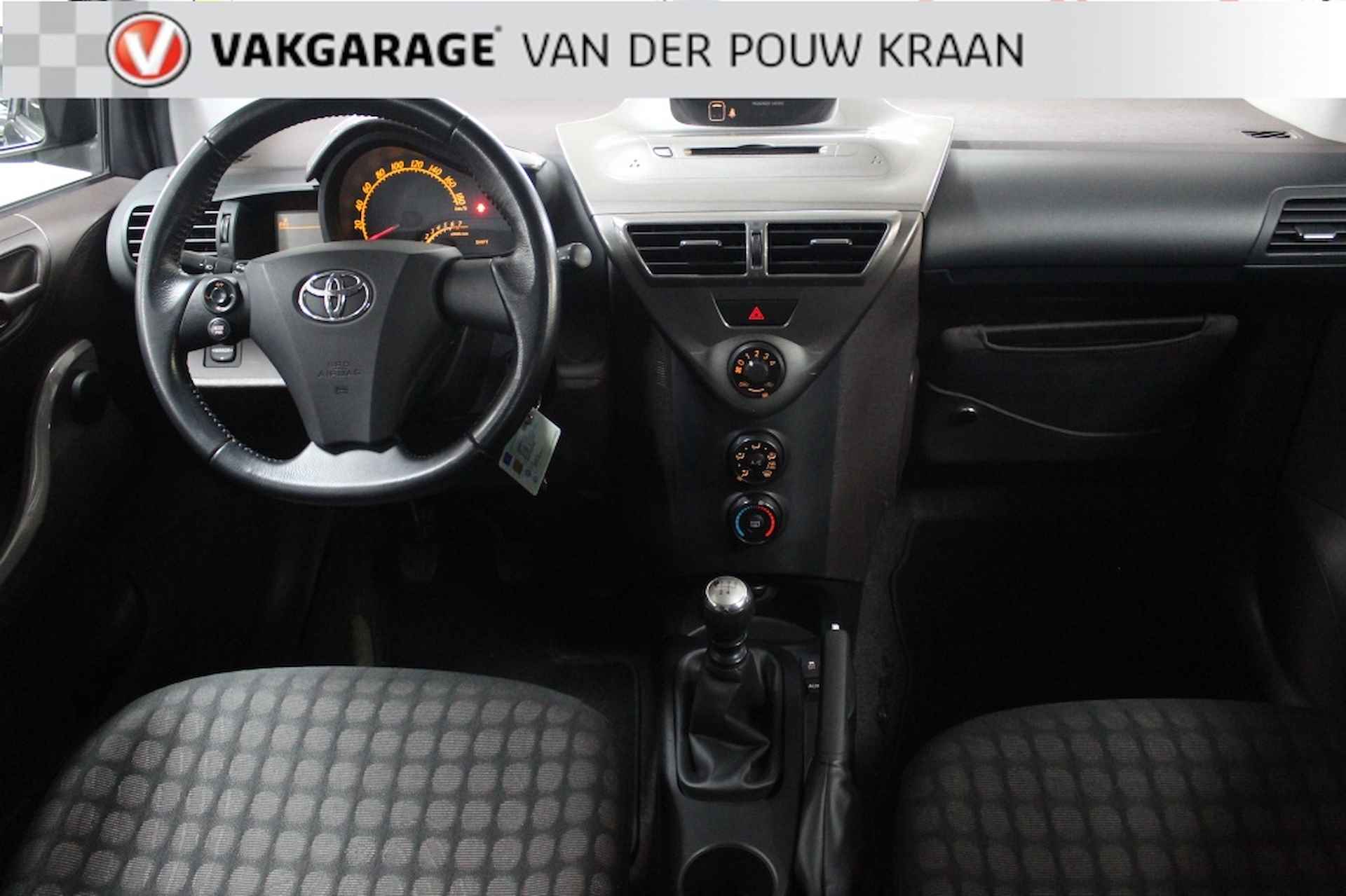 Toyota iQ 1.0 VVTi Black Edition Airco LM velgen - 4/31