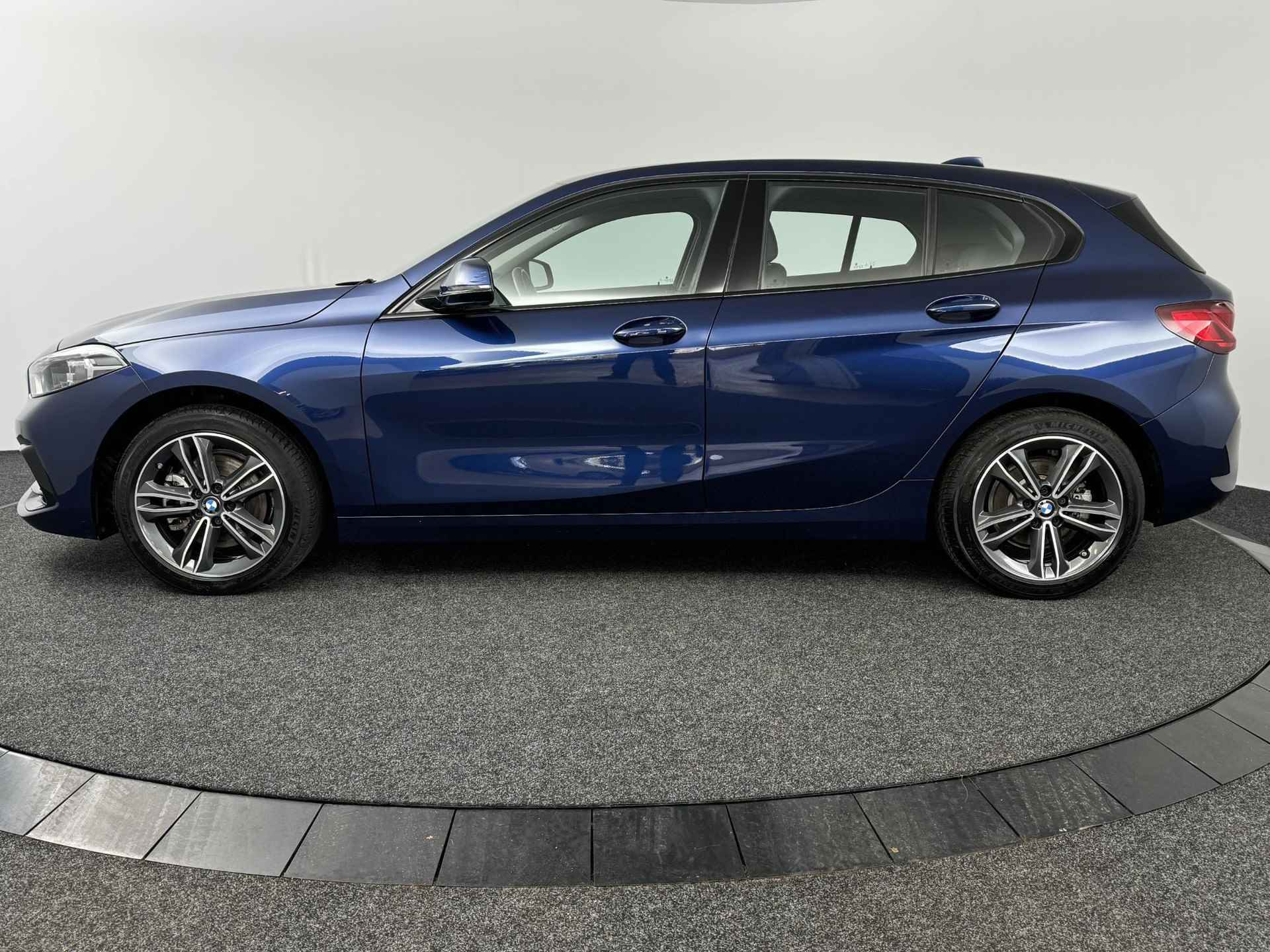 BMW 1-serie 118i High Executive | Sportline | Cruise Control Adaptief | Head-Up Display | Stoelverwarming - 13/50