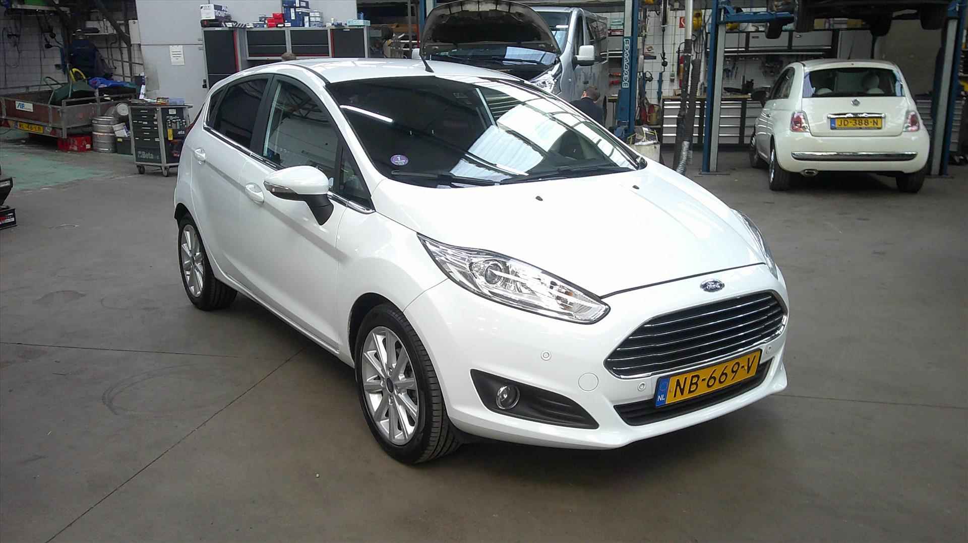 Ford Fiesta 1.0 EcoBoost 100PK 5D S/S PowerShift Titanium - 5/19