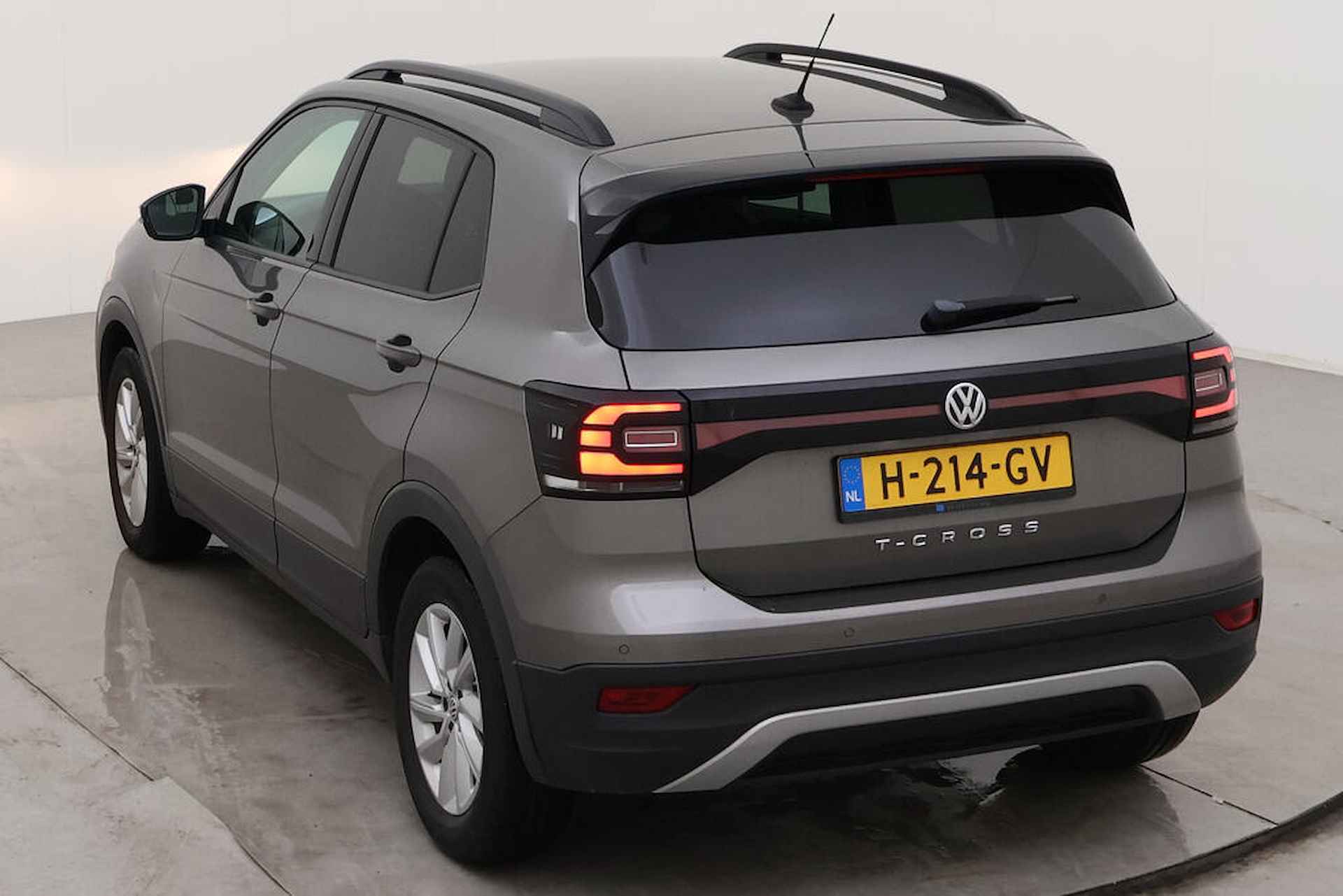 Volkswagen T-Cross 1.0 TSI Life / Climate controle / Navigatie / Parkeersensoren / Lichtmaal 16 inch / - 7/10