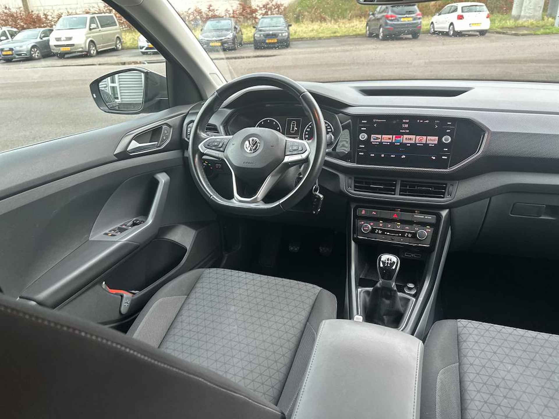 Volkswagen T-Cross 1.0 TSI Life / Climate controle / Navigatie / Parkeersensoren / Lichtmaal 16 inch / - 8/10