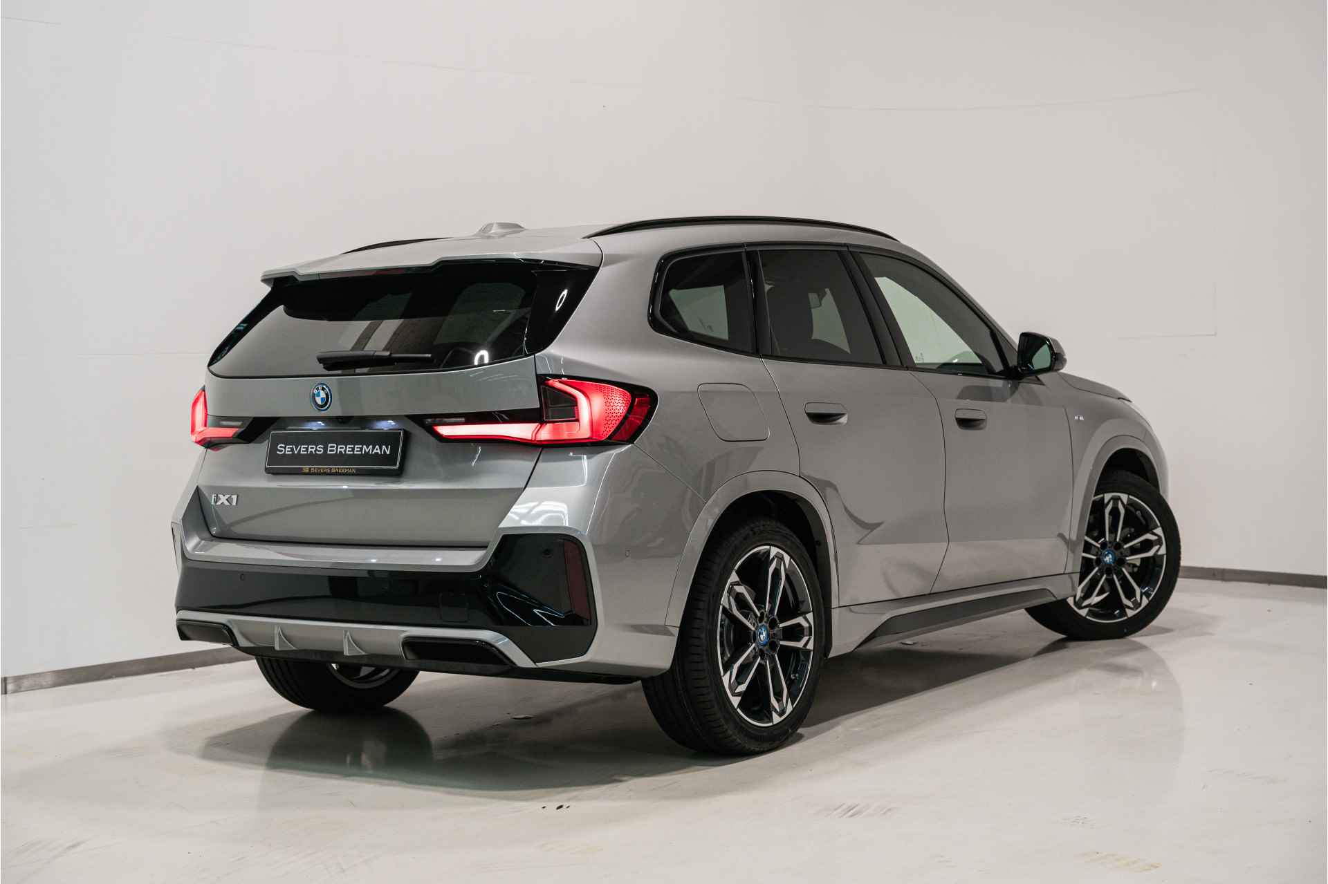 BMW iX1 xDrive30 Launch Edition M Sportpakket - 2/38