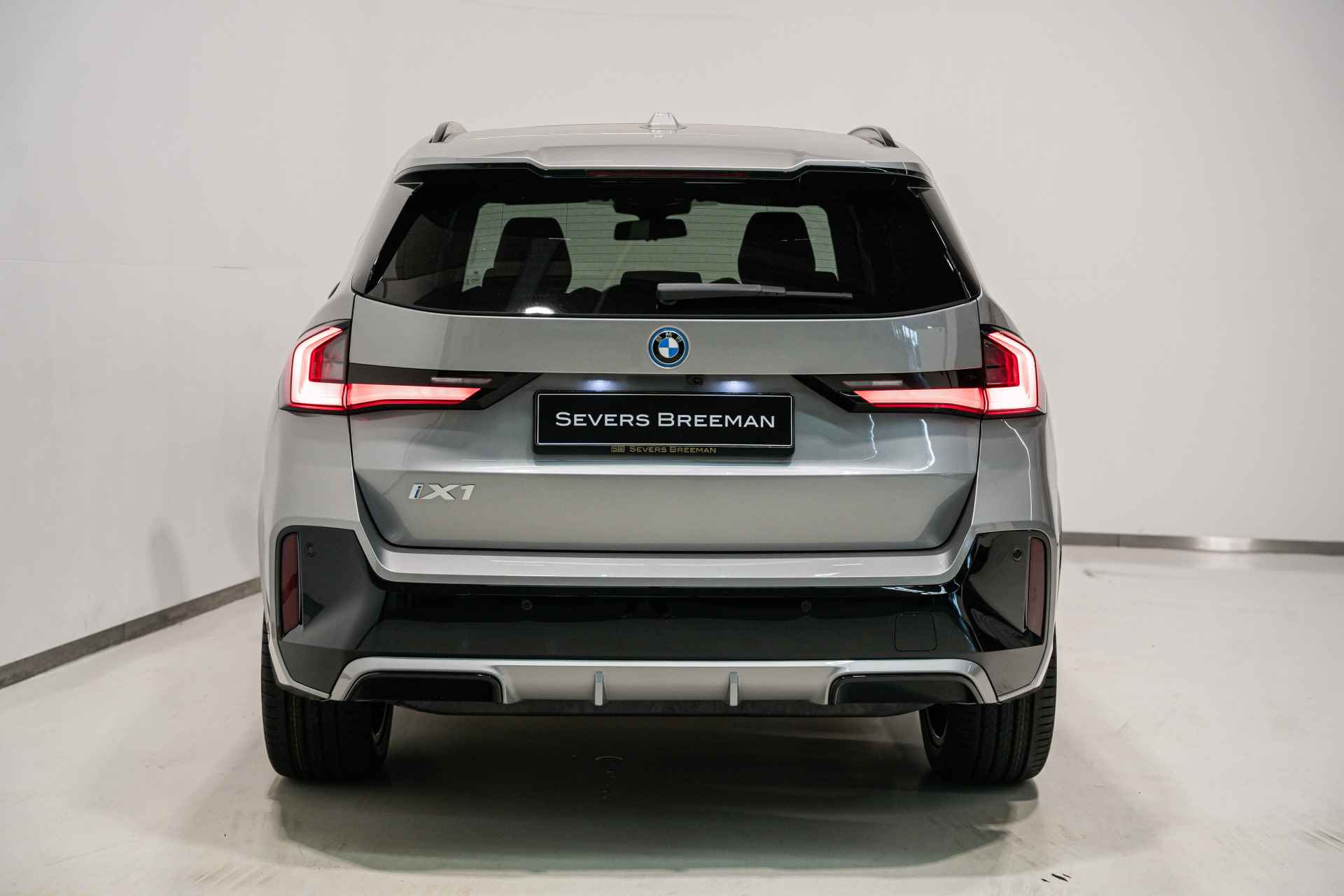 BMW iX1 xDrive30 Launch Edition M Sportpakket - 8/38