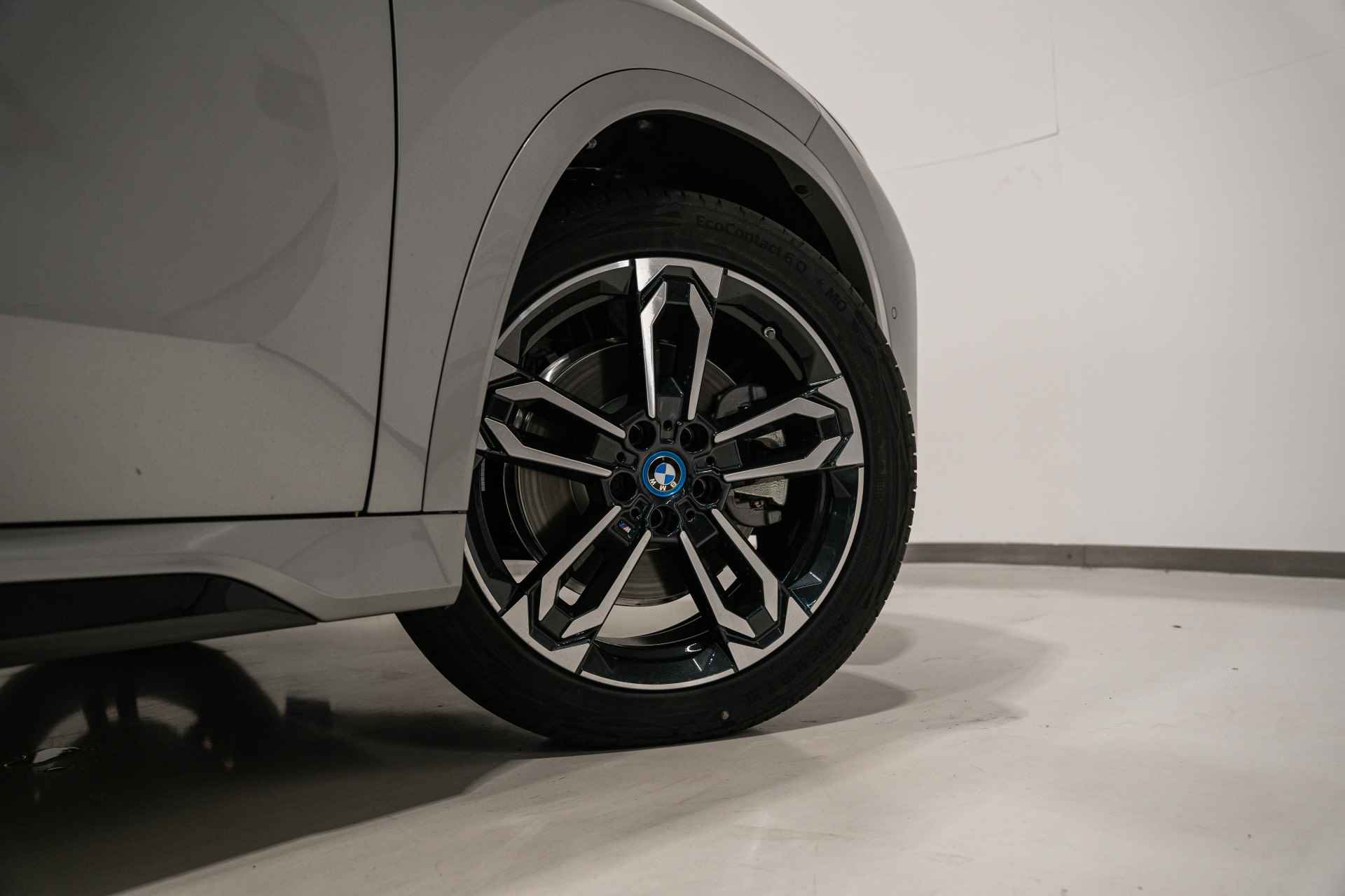 BMW iX1 xDrive30 Launch Edition M Sportpakket - 32/38