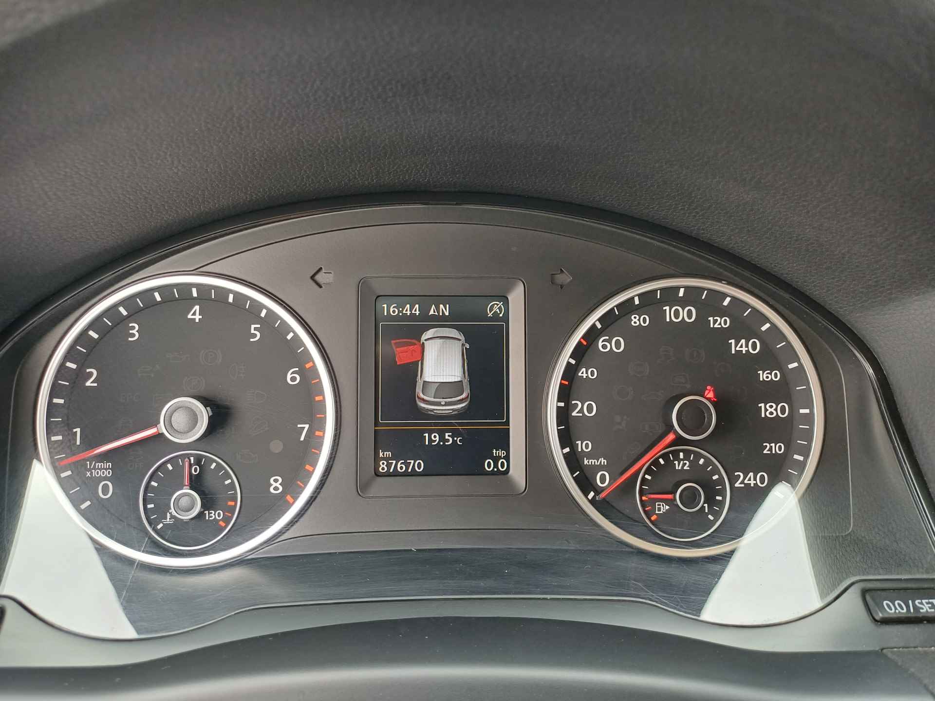 Volkswagen Tiguan 1.4 TSI Sport&Style Clima. | Navi. | Cruise | Trekh. | Stoelverw. | 100% onderh. | Mooie auto! - 41/46