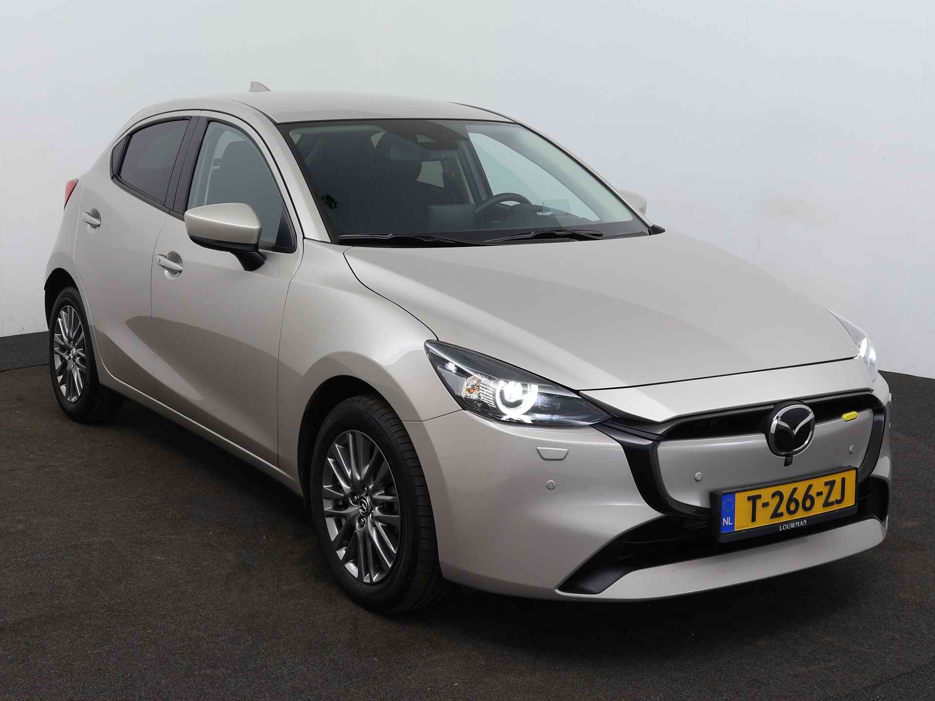 Mazda 2 1.5 e-SkyActiv-G 90 Exclusive-Line | Navigatie | 360 Camera | Parkeersensoren | Head up Display | Stoel en stuurwiel verwarmd | - 27/46