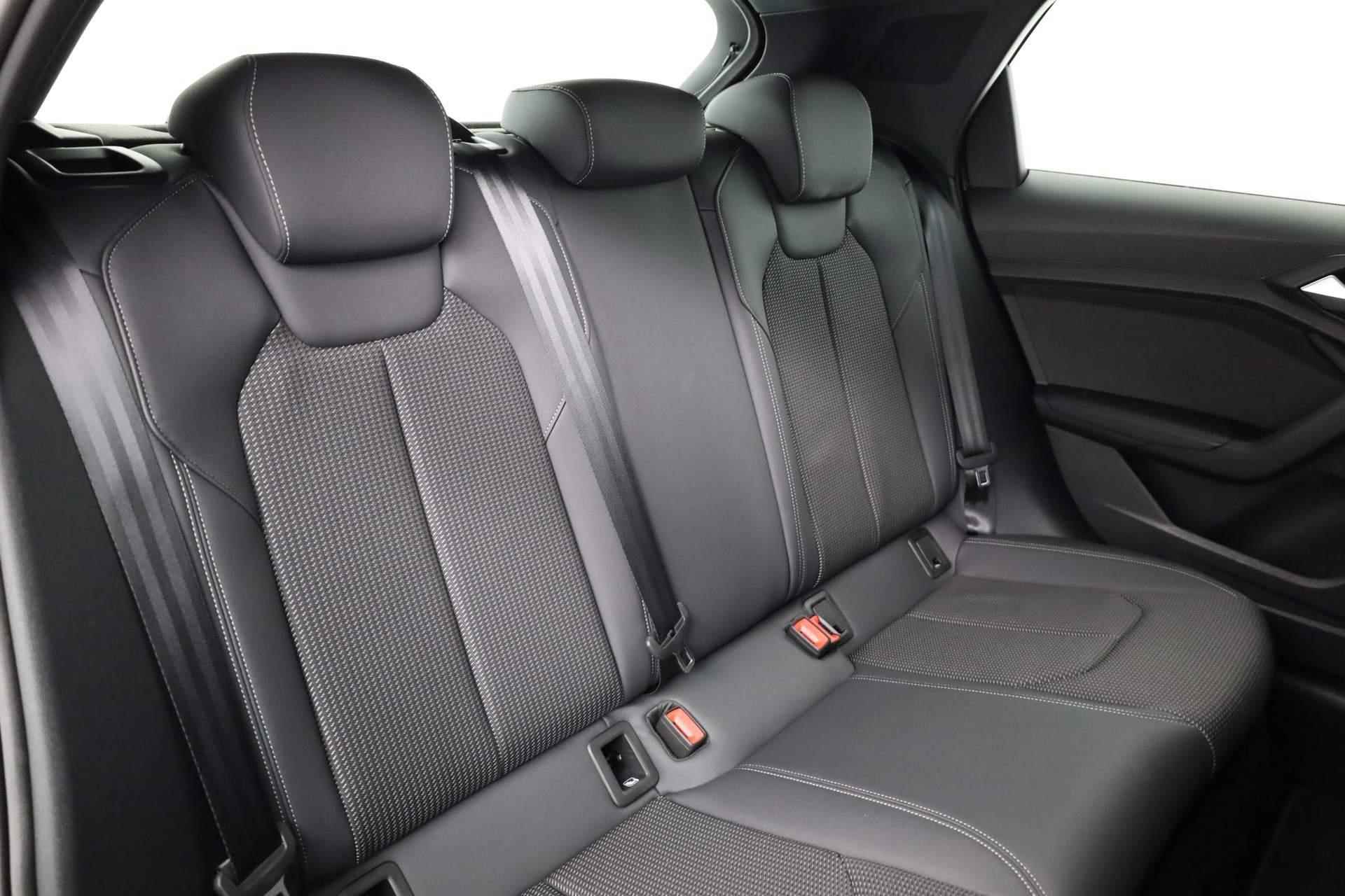 Audi A1 Sportback 25 TFSI 95PK S edition | Cruise | Airco | Apple Carplay / Android Auto | 17 inch - 33/35