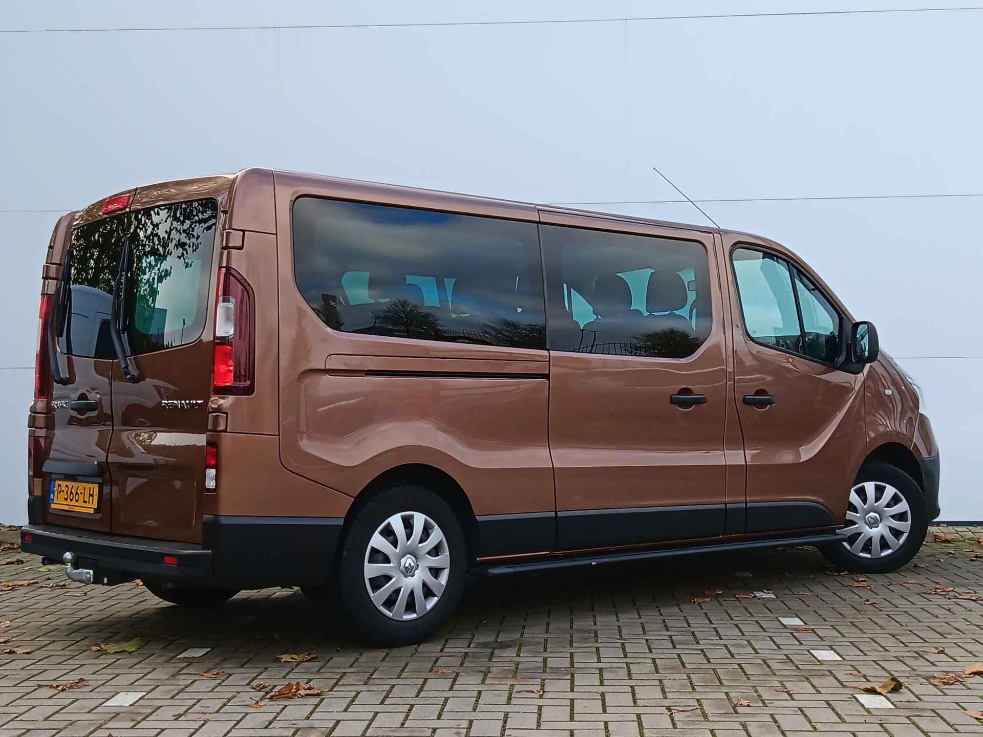 Renault Trafic Passenger 2.0 dCi 120 Grand Zen Trekhaak / 9-Persoons / Navigatie / Parkeersensoren Achter / Cruise Control / Airco - 3/39