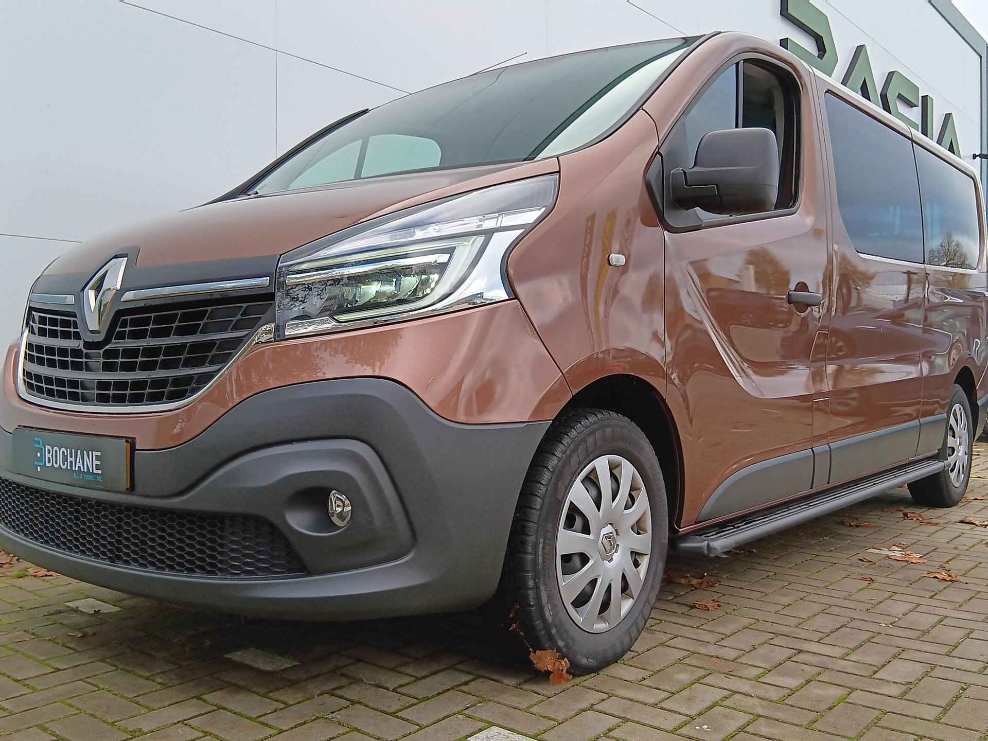 Renault Trafic Passenger 2.0 dCi 120 Grand Zen Trekhaak / 9-Persoons / Navigatie / Parkeersensoren Achter / Cruise Control / Airco - 35/39