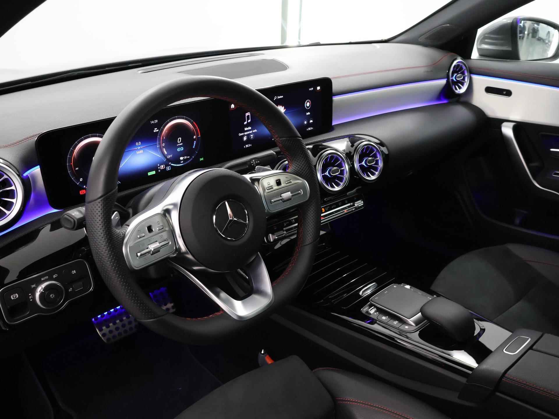Mercedes-Benz CLA 250e Shooting brake AMG Line | Panorama-schuifdak | Achteruitrijcamera | Stoelverwarming | Sfeerverlichting - 8/47