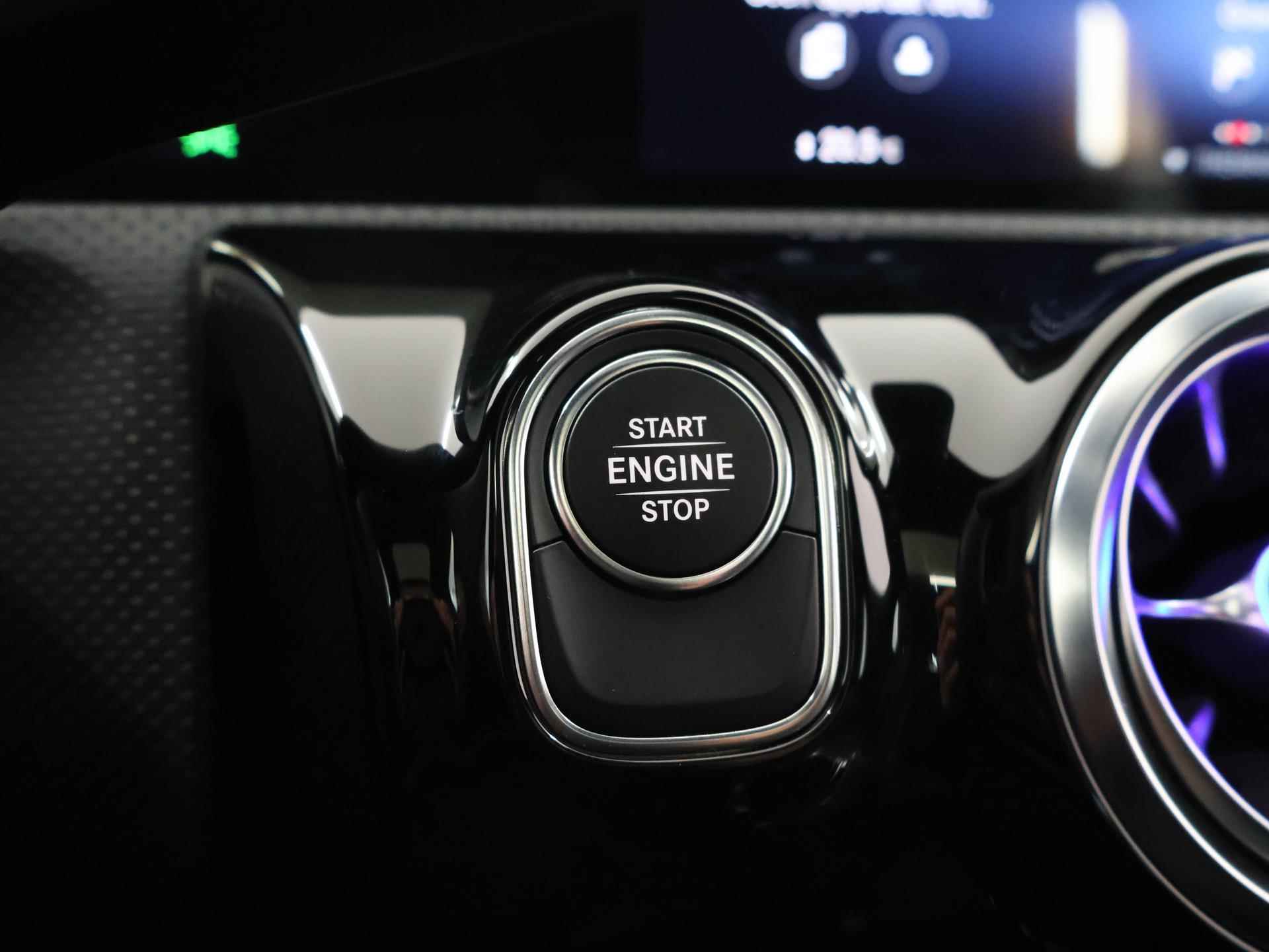 Mercedes-Benz CLA 250e Shooting brake AMG Line | Panorama-schuifdak | Achteruitrijcamera | Stoelverwarming | Sfeerverlichting - 31/47