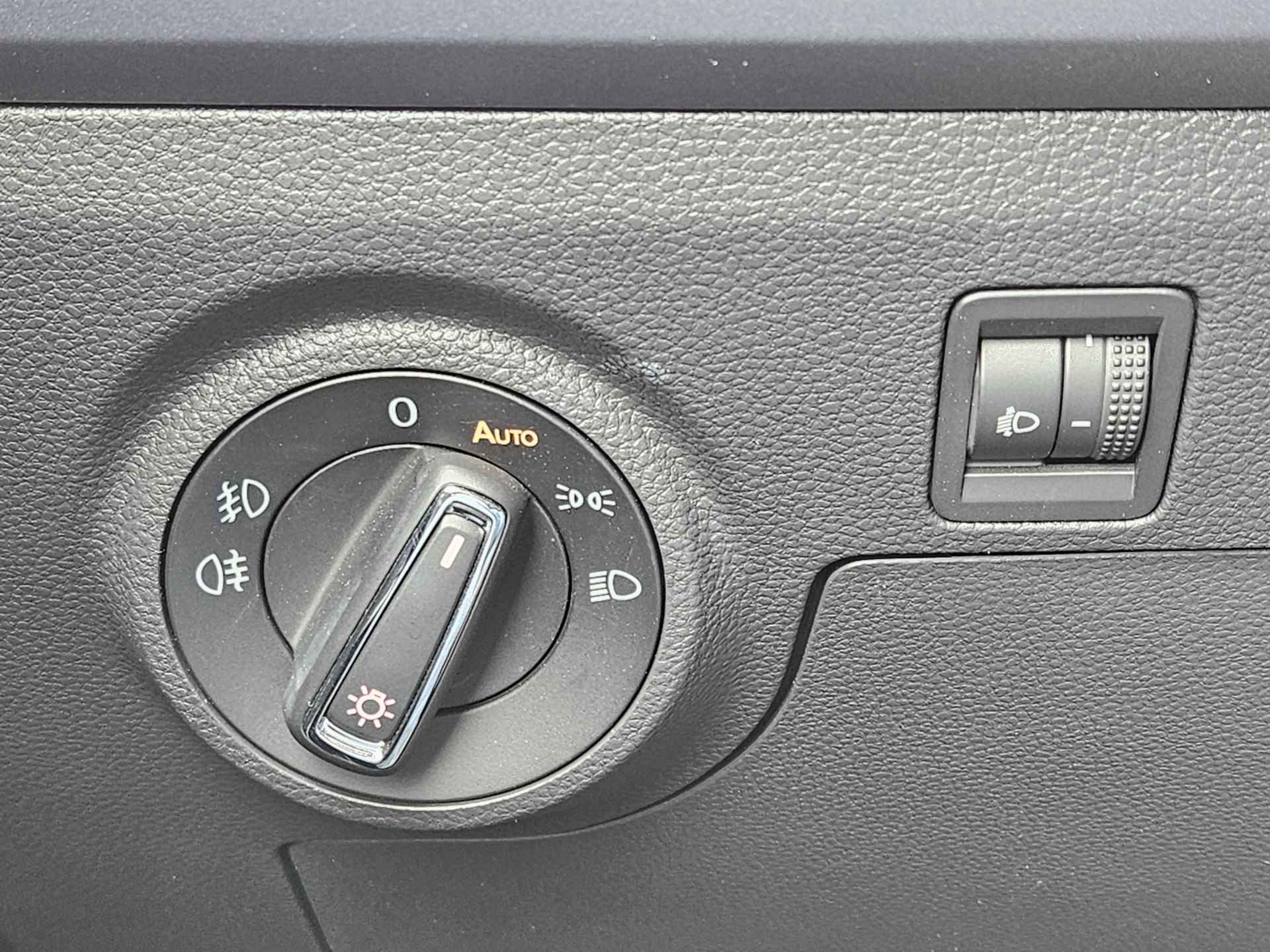 SEAT Arona 1.0 TSI Style Business Intense / DSG Automaat / BEATS Audio / Parkeersensoren rondom / Adaptive Cruise Control / - 25/30